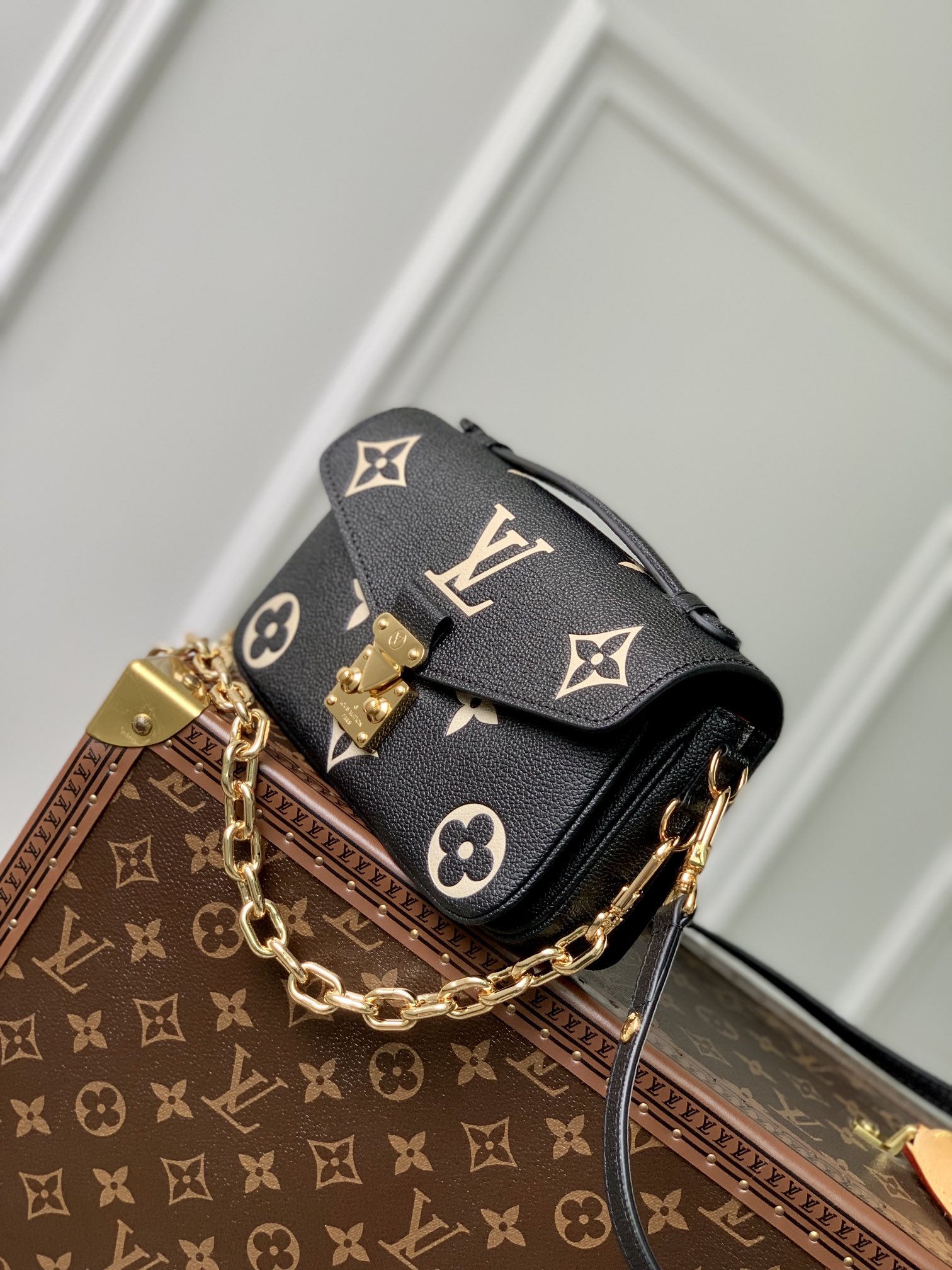 l**is V*t*n pochette metis east west handbags- 21.5 x 13.5 x 6cm