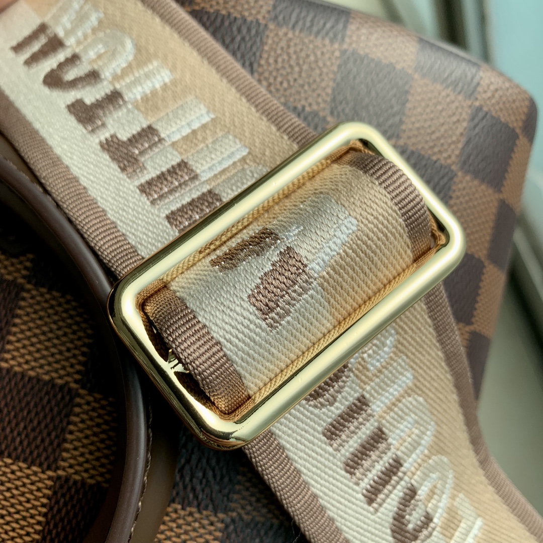 l**is V*t*n speedy m40489 20 -20.5 x 13.5 x 12cm
