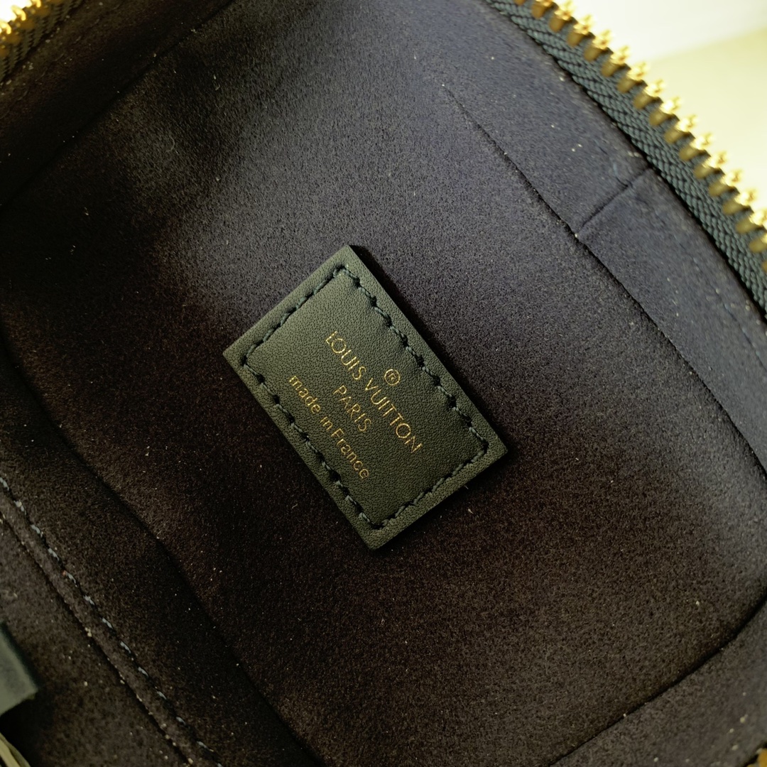 l**is V*t*n micro vanity-11*10*8cm