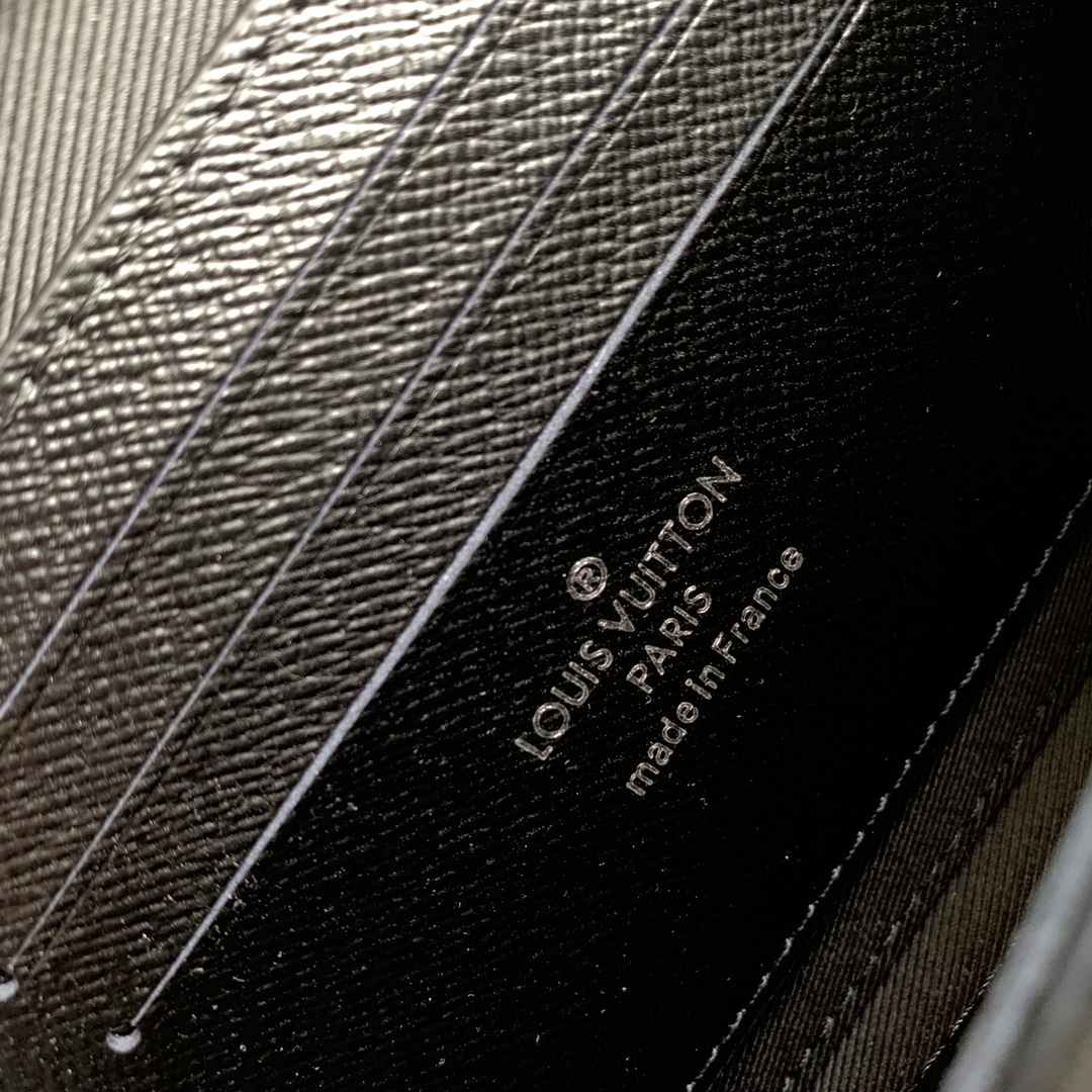 l**is V*t*n alpha wearable bag-m22481-18.5 x 11.0 x 6.5cm