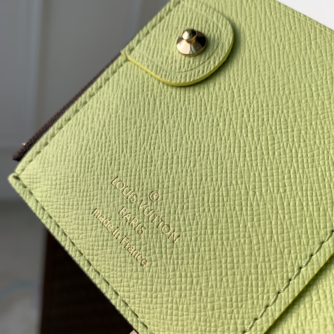 l**is V*t*n wallet- m82381-9×11.5×1.5cm