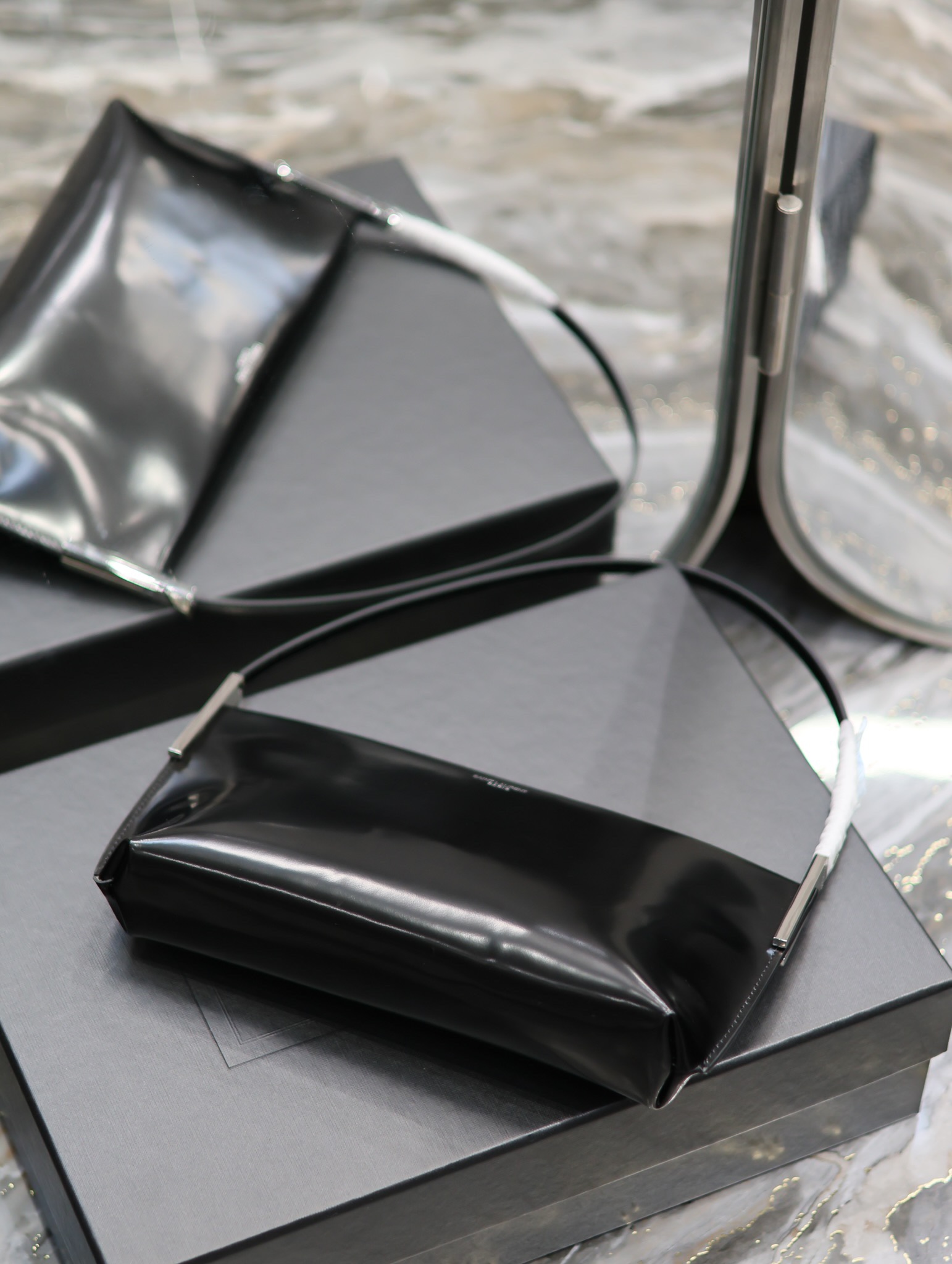YSL Suzanne Armpit Pouch-28×14×4CM