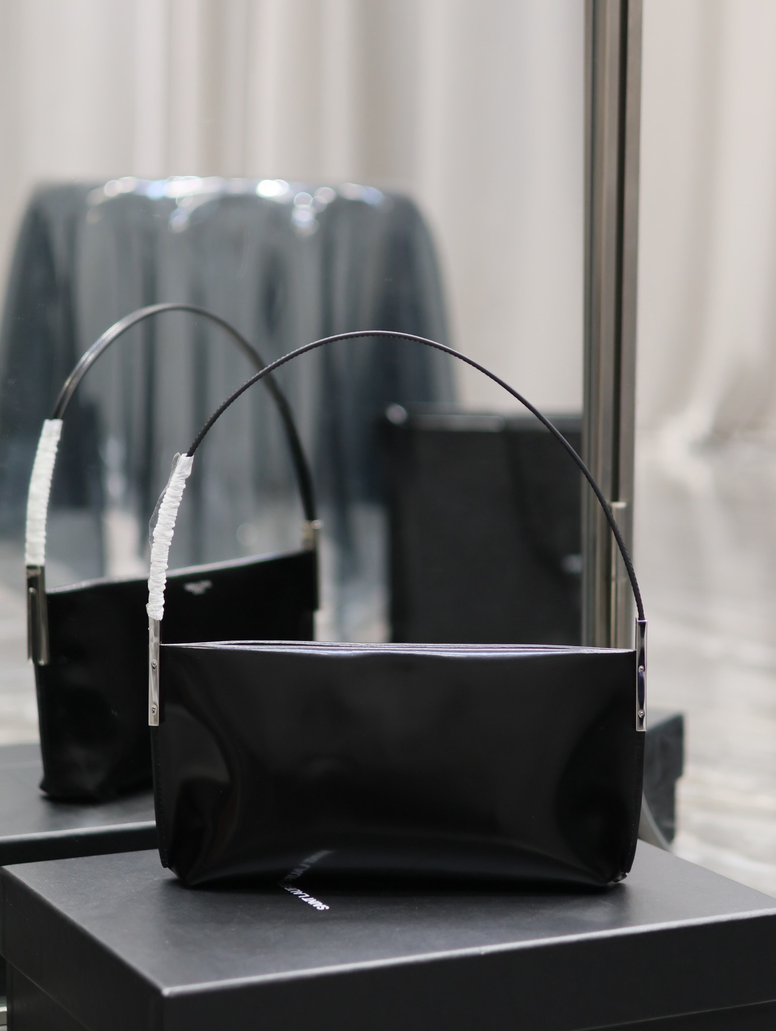 YSL Suzanne Armpit Pouch-28×14×4CM