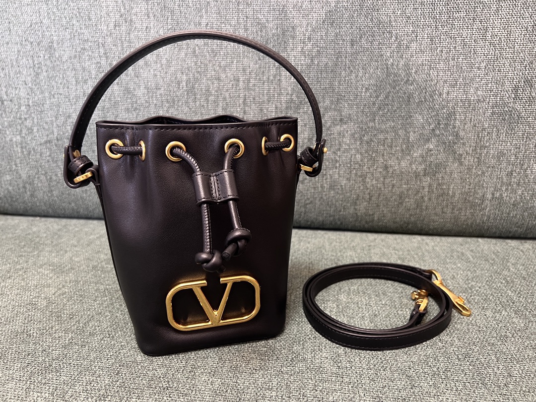 Valentino GARAVANIVLOGO SIGNATURE Bag-12*18*10CM