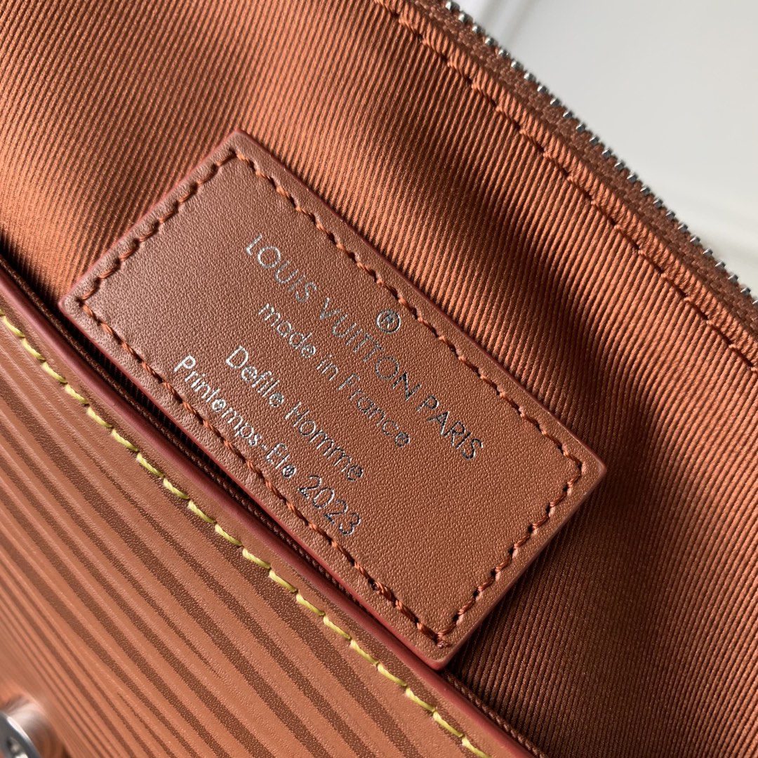 l**is V*t*n montsouris bag-34*19*11cm