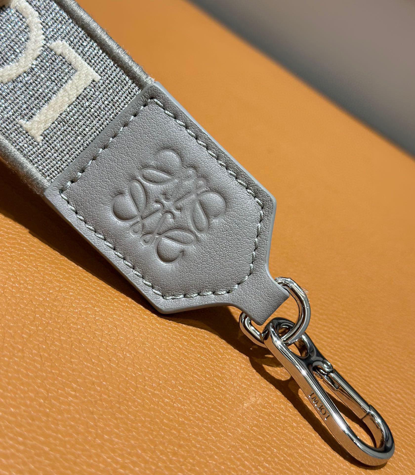 Loewe Straps-105*4CM