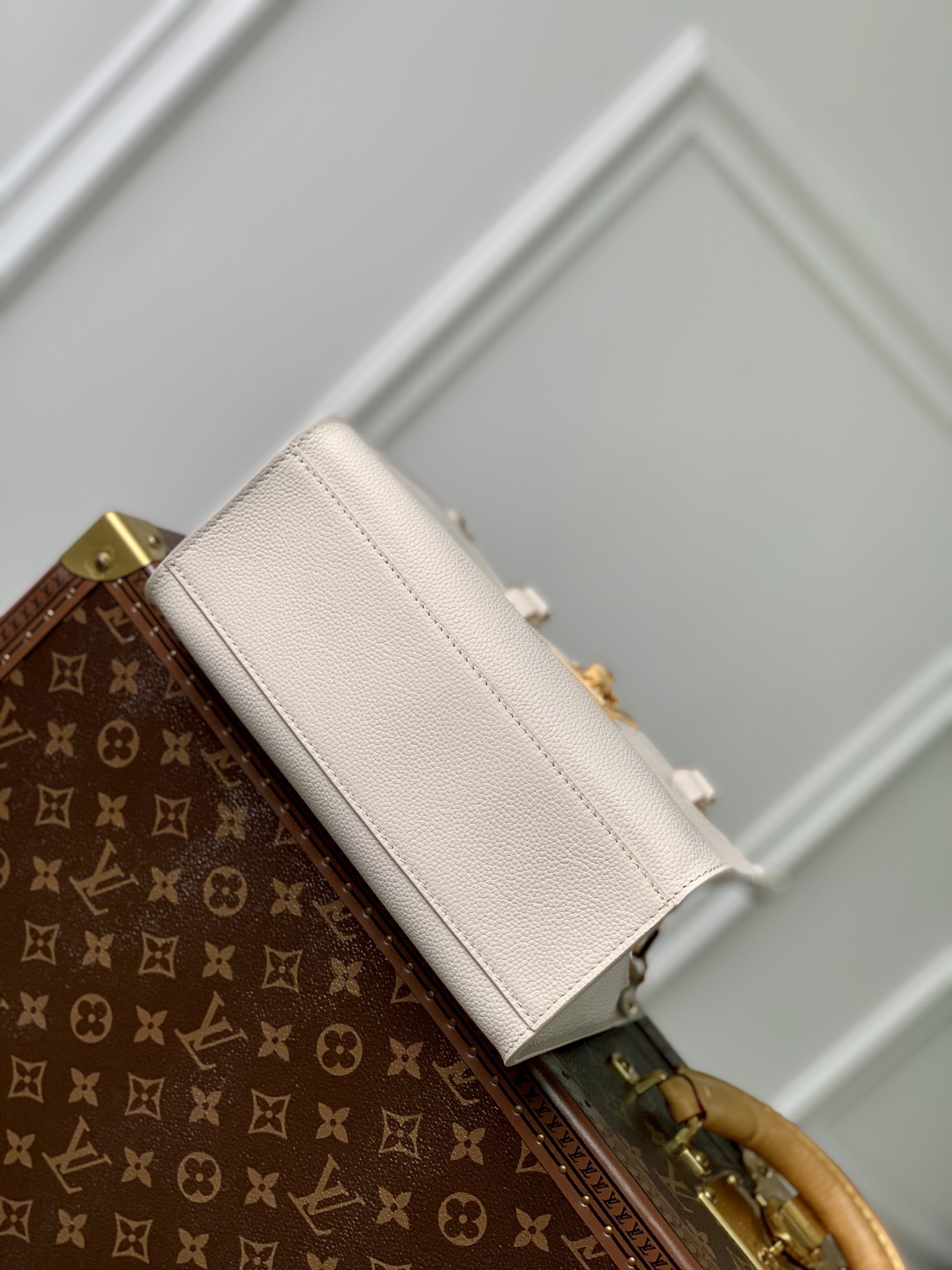 l**is V*t*n lock & go -24.5 x 19.0 x 10.5 cm