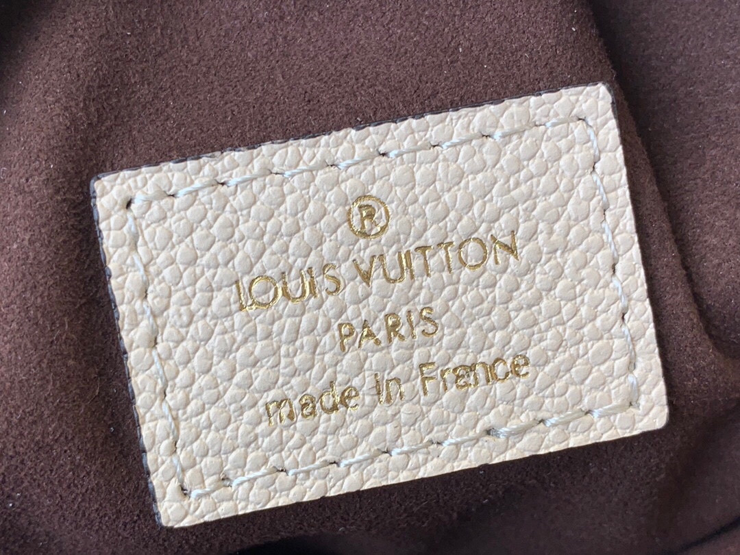 l**is V*t*n boite chapeau souple-20 x 22.5 x 8cm