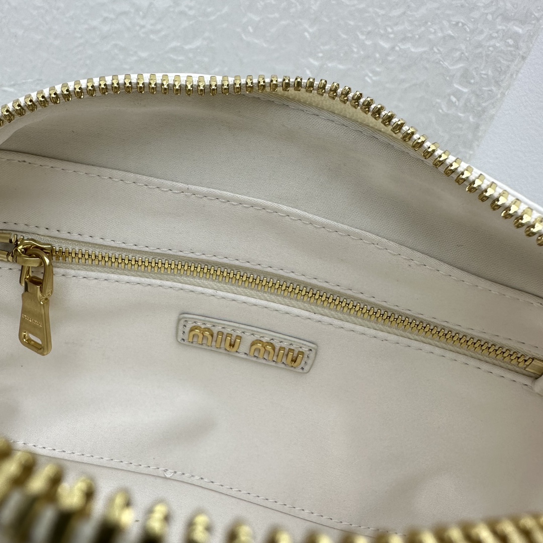 MiuMiu Vintage Rectangular Bag-23*12*8CM