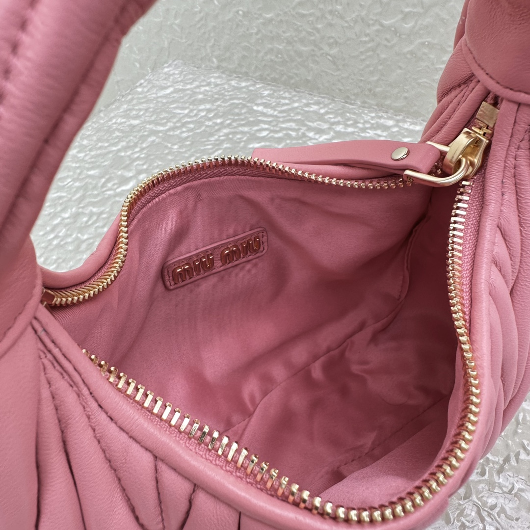 MiuMiu Wander Hobo Bag-20*6*17CM