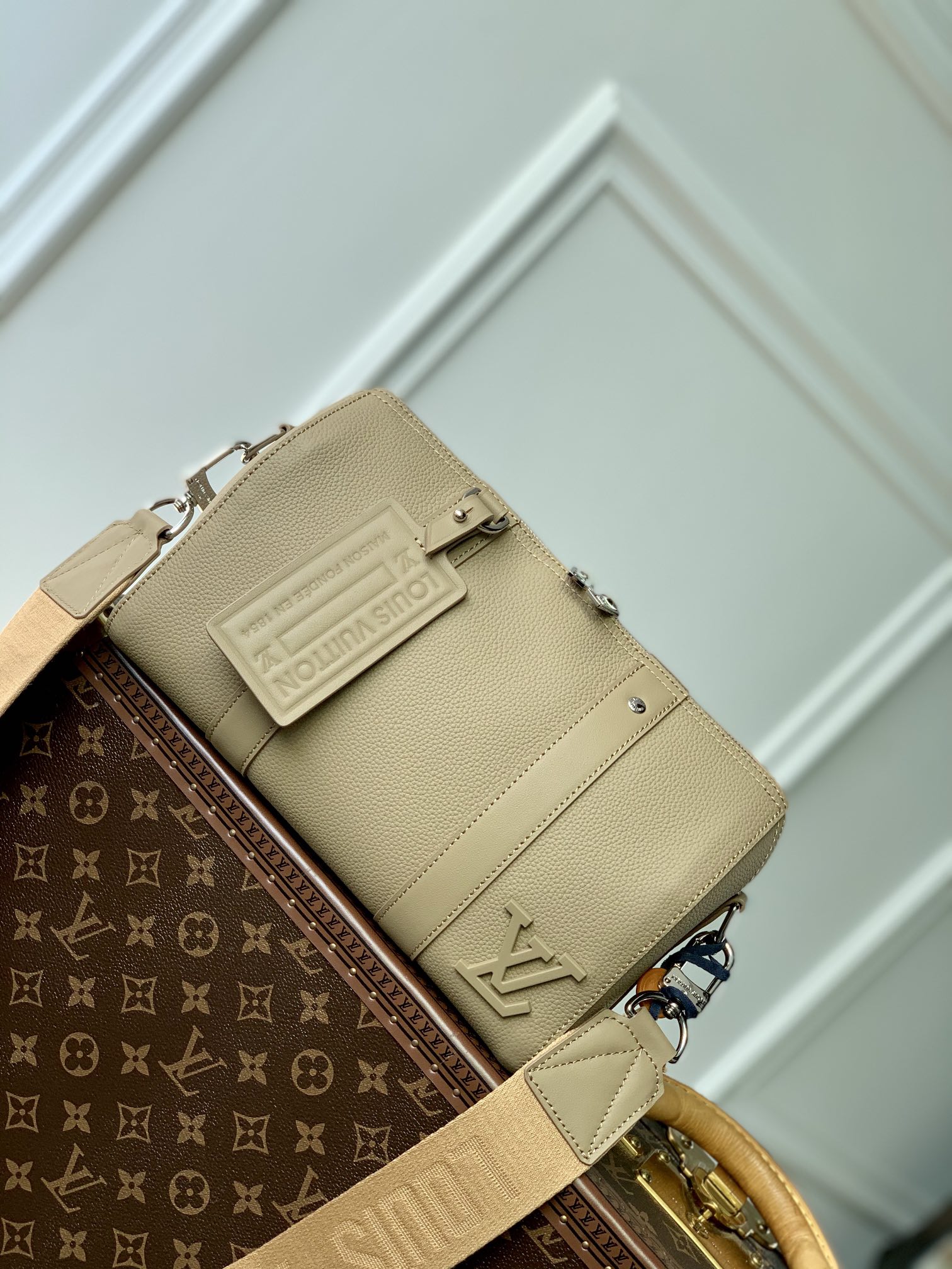 l**is V*t*n city keepall-27x17x13cm
