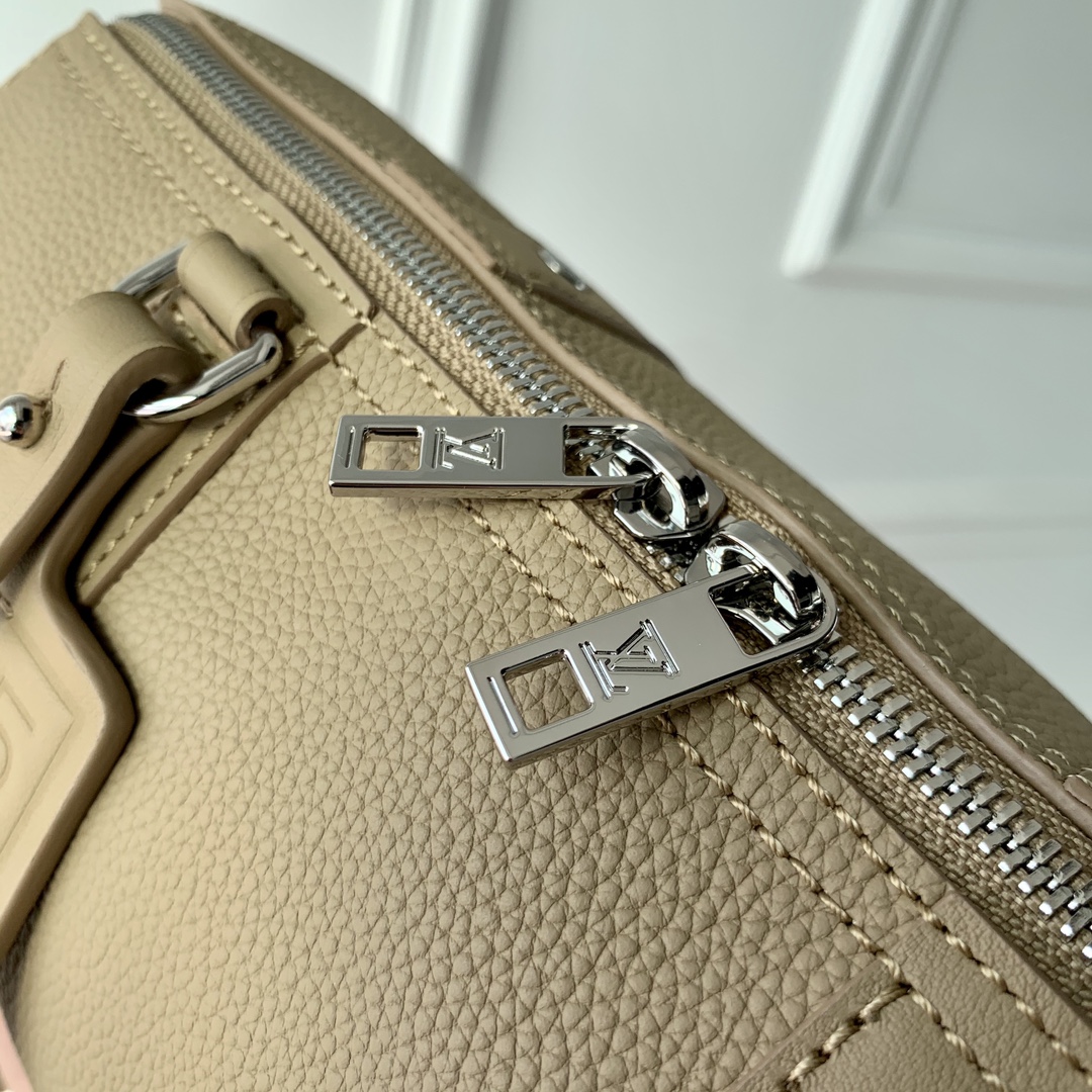 l**is V*t*n city keepall-27x17x13cm