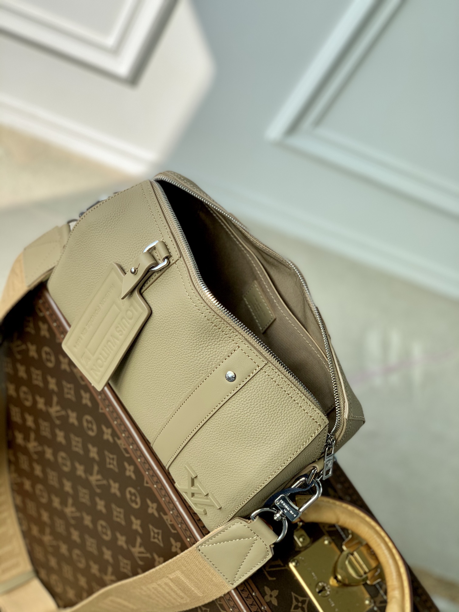 l**is V*t*n city keepall-27x17x13cm