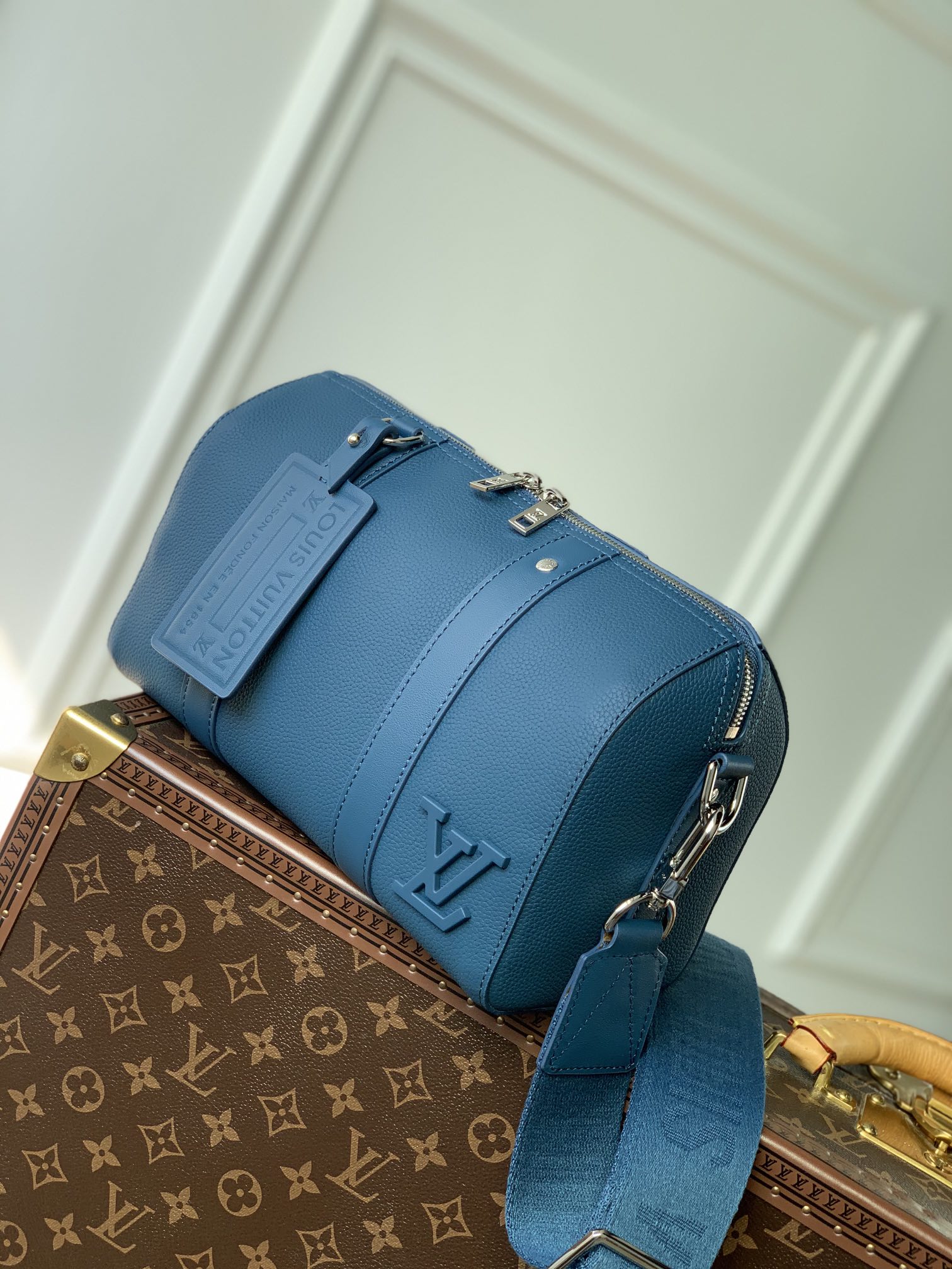 l**is V*t*n city keepall-27x17x13cm