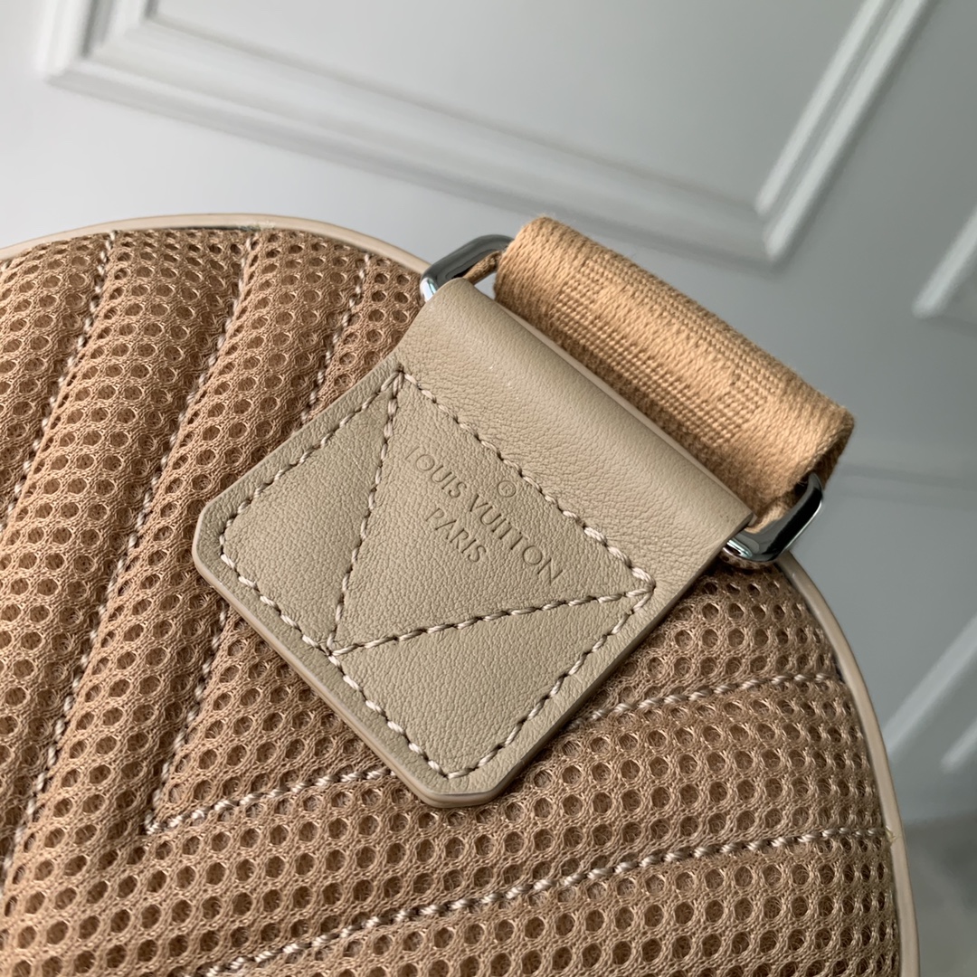 l**is V*t*n pilot backpack-20.0 x 30.0 x 4cm