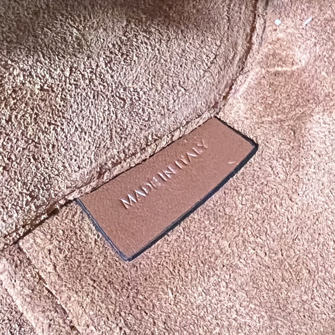 Celin Holded Handbags-20×15×13CM