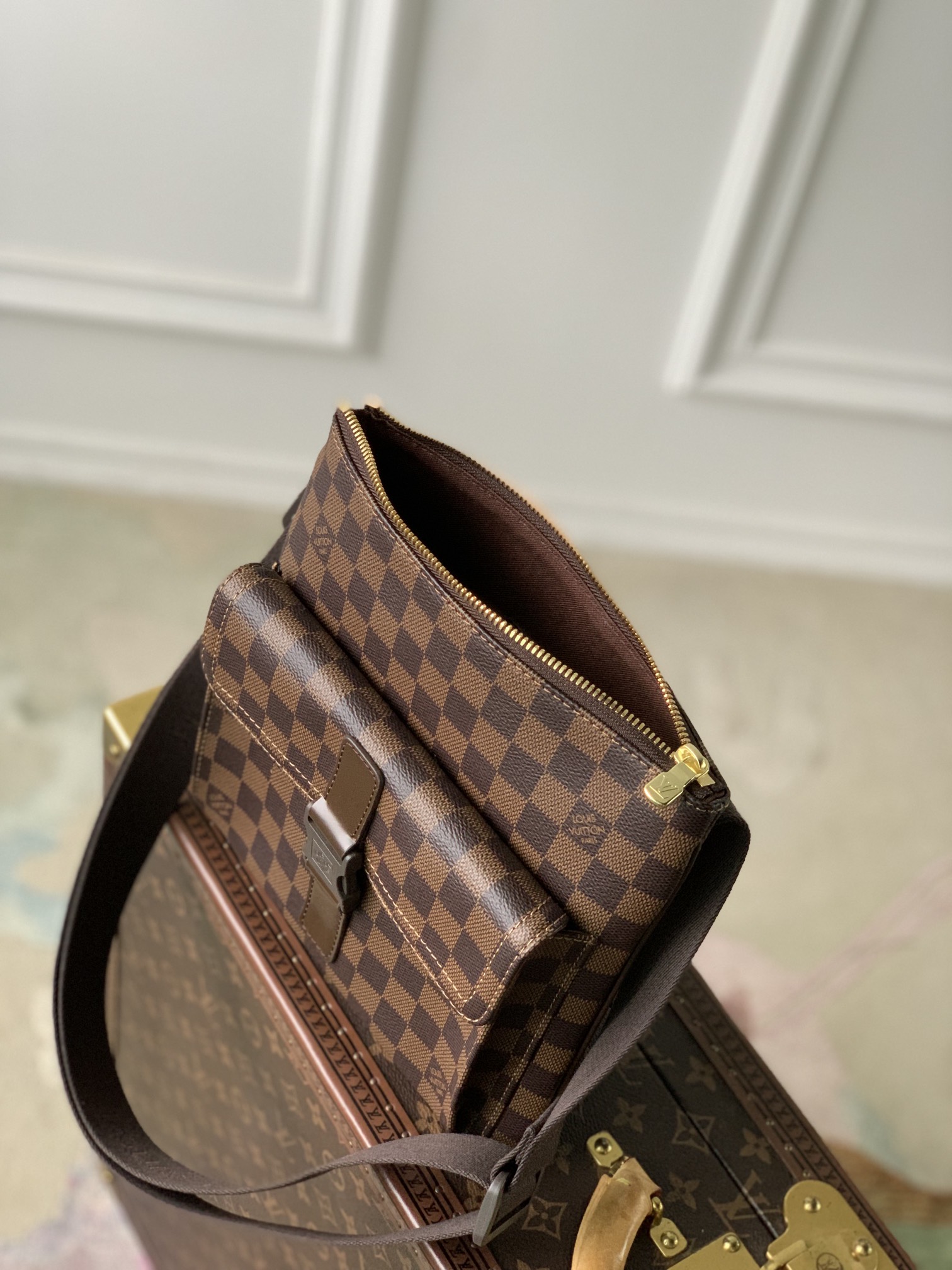l**is V*t*n vintage bag-24x24x5cm