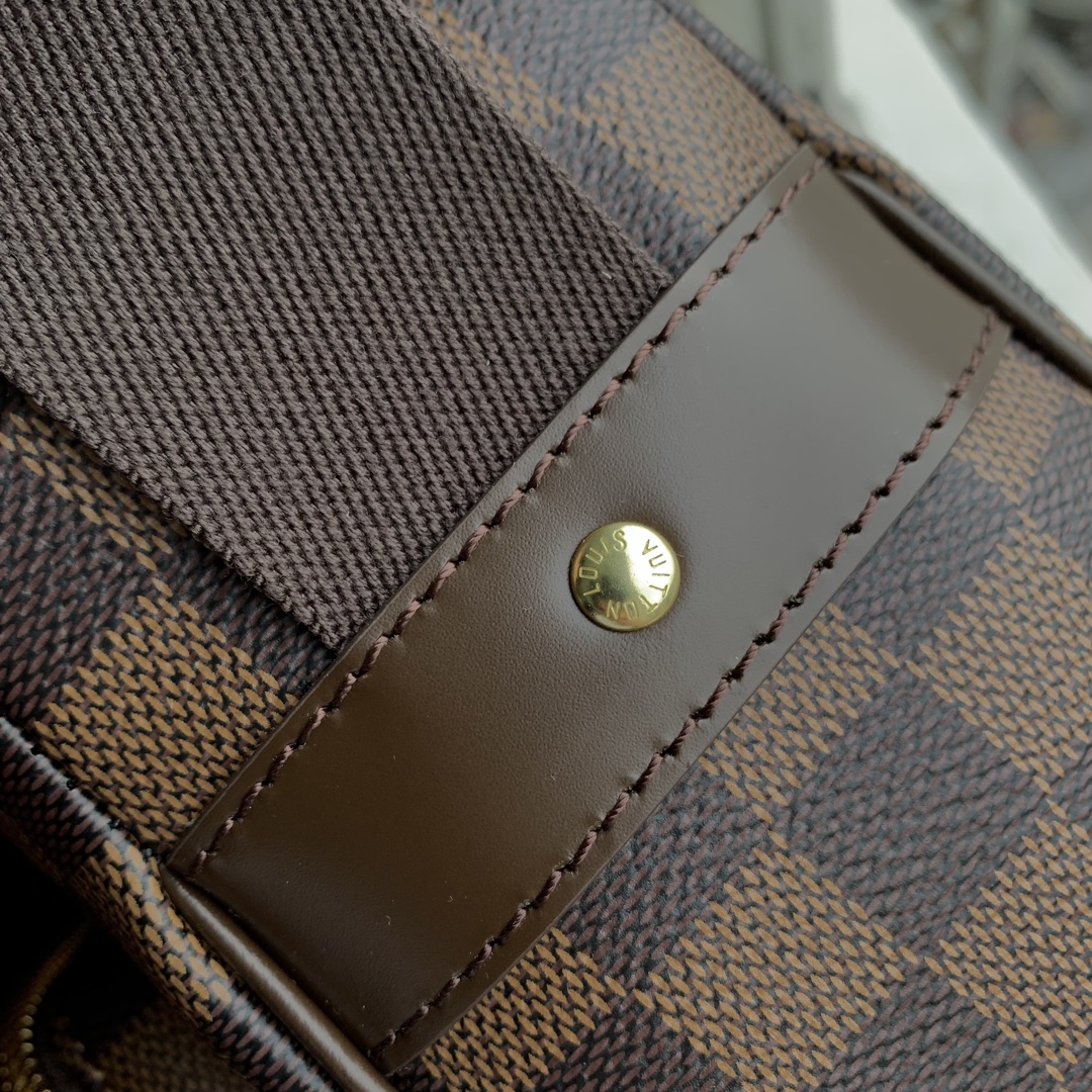 l**is V*t*n vintage messenger bag-34×18×23cm