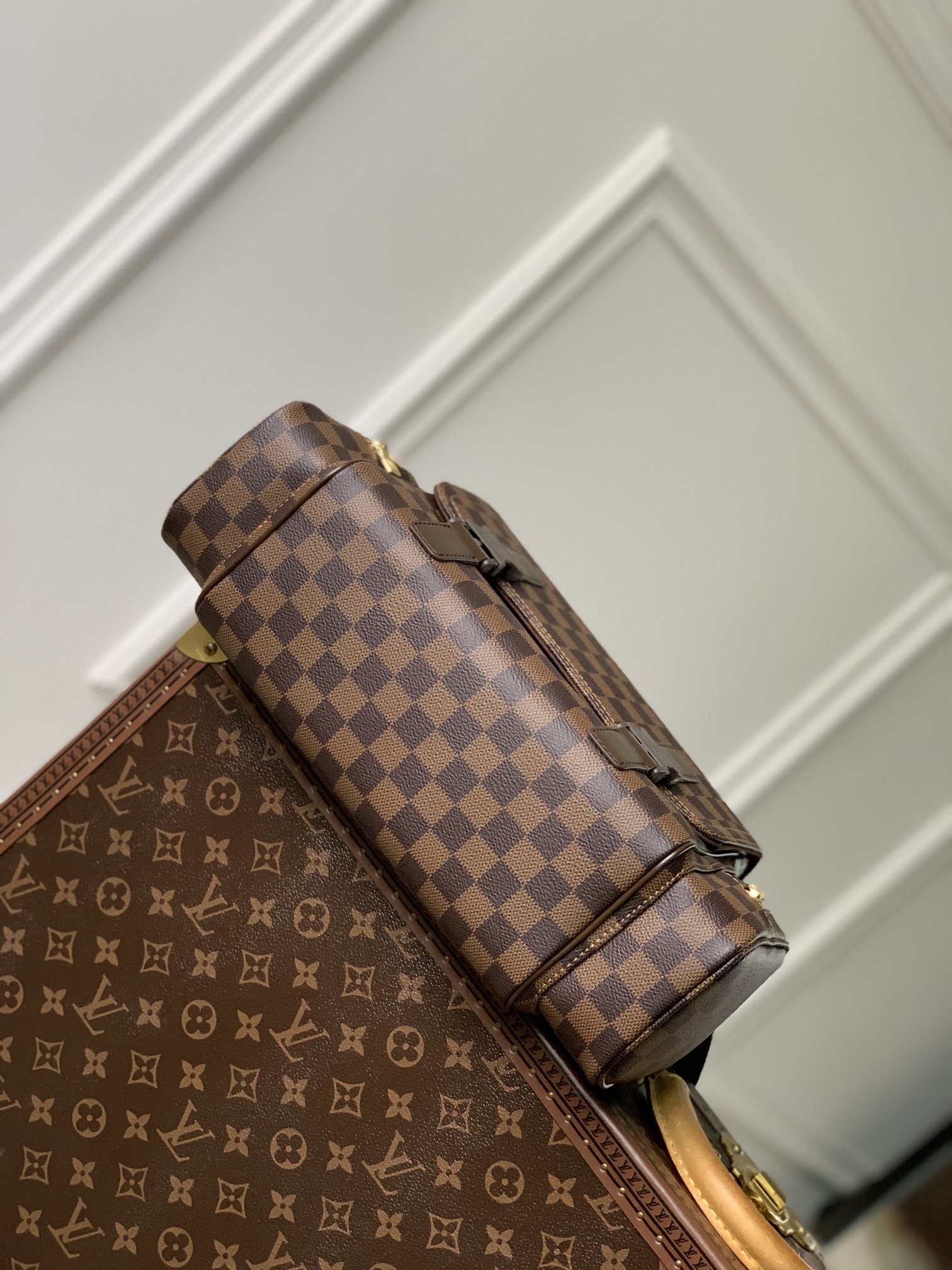 l**is V*t*n vintage messenger bag-35×12×30cm