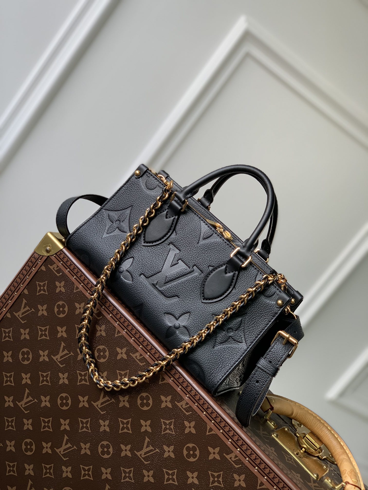l**is V*t*n onthego east west handbag-m23640-25*13*10cm
