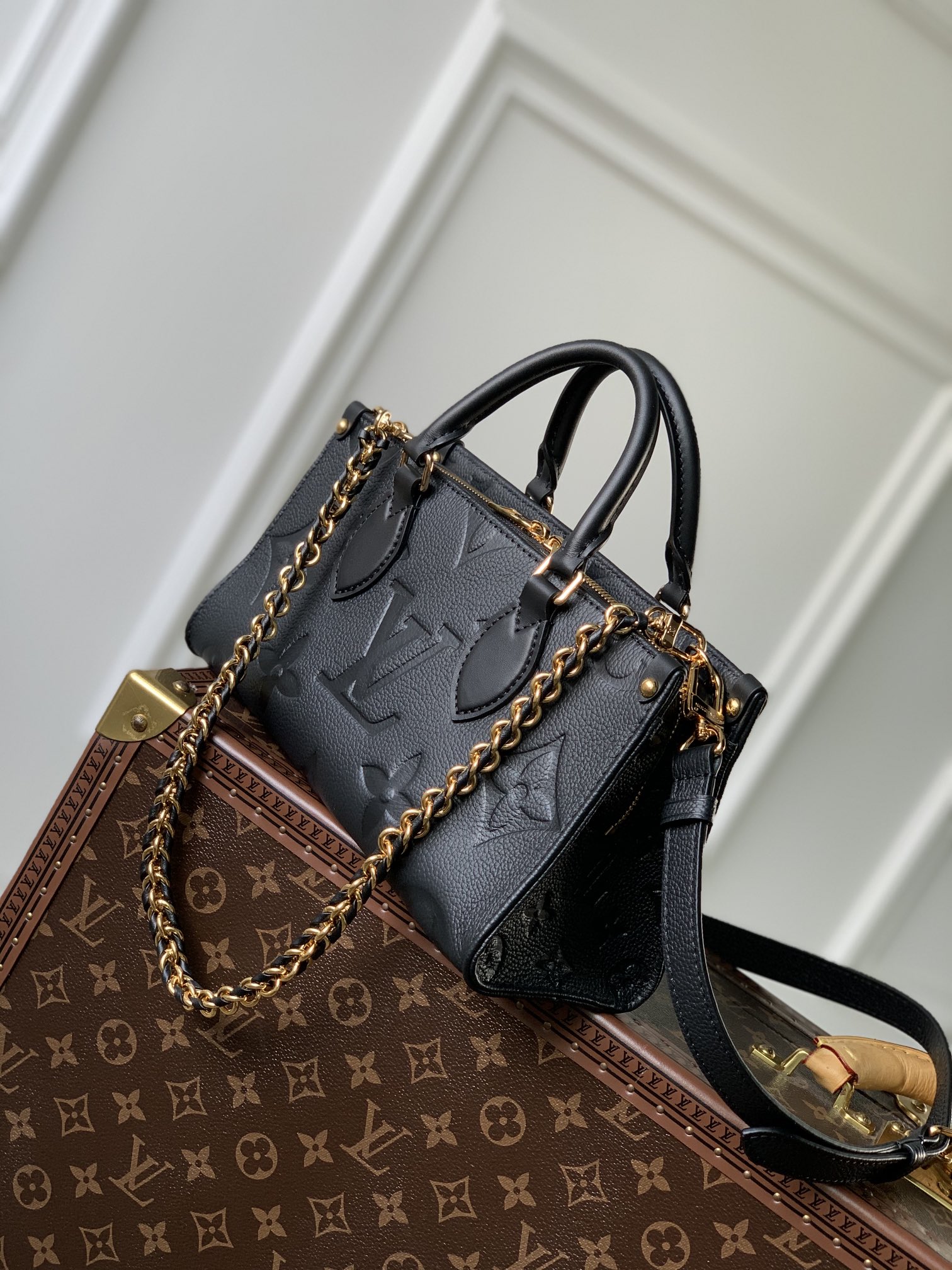 l**is V*t*n onthego east west handbag-m23640-25*13*10cm