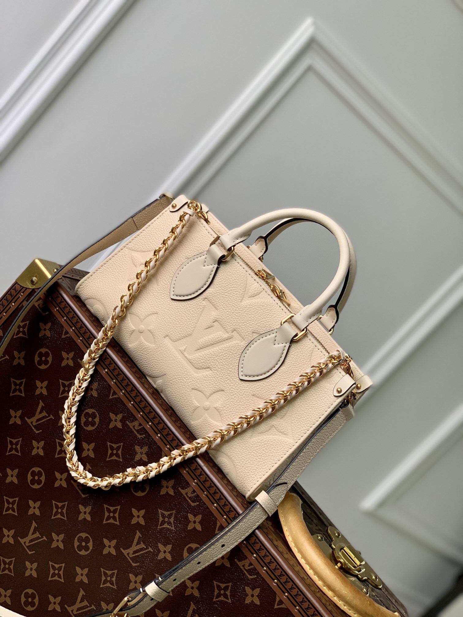 l**is V*t*n onthego east west handbag-m23640-25*13*10cm