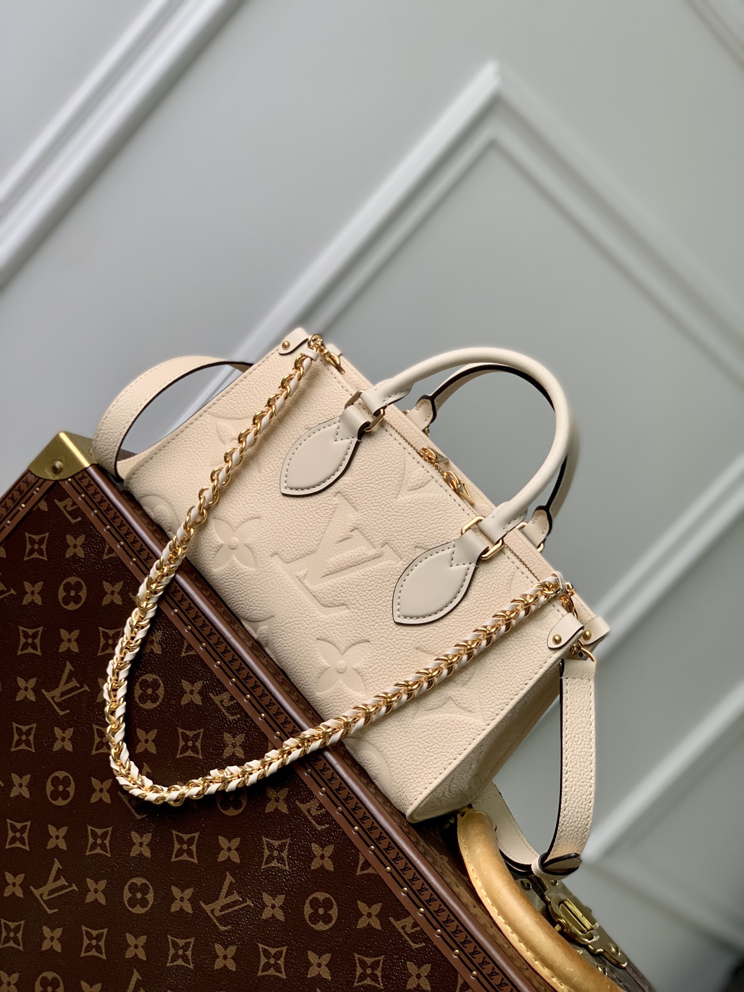 l**is V*t*n onthego east west handbag-m23640-25*13*10cm