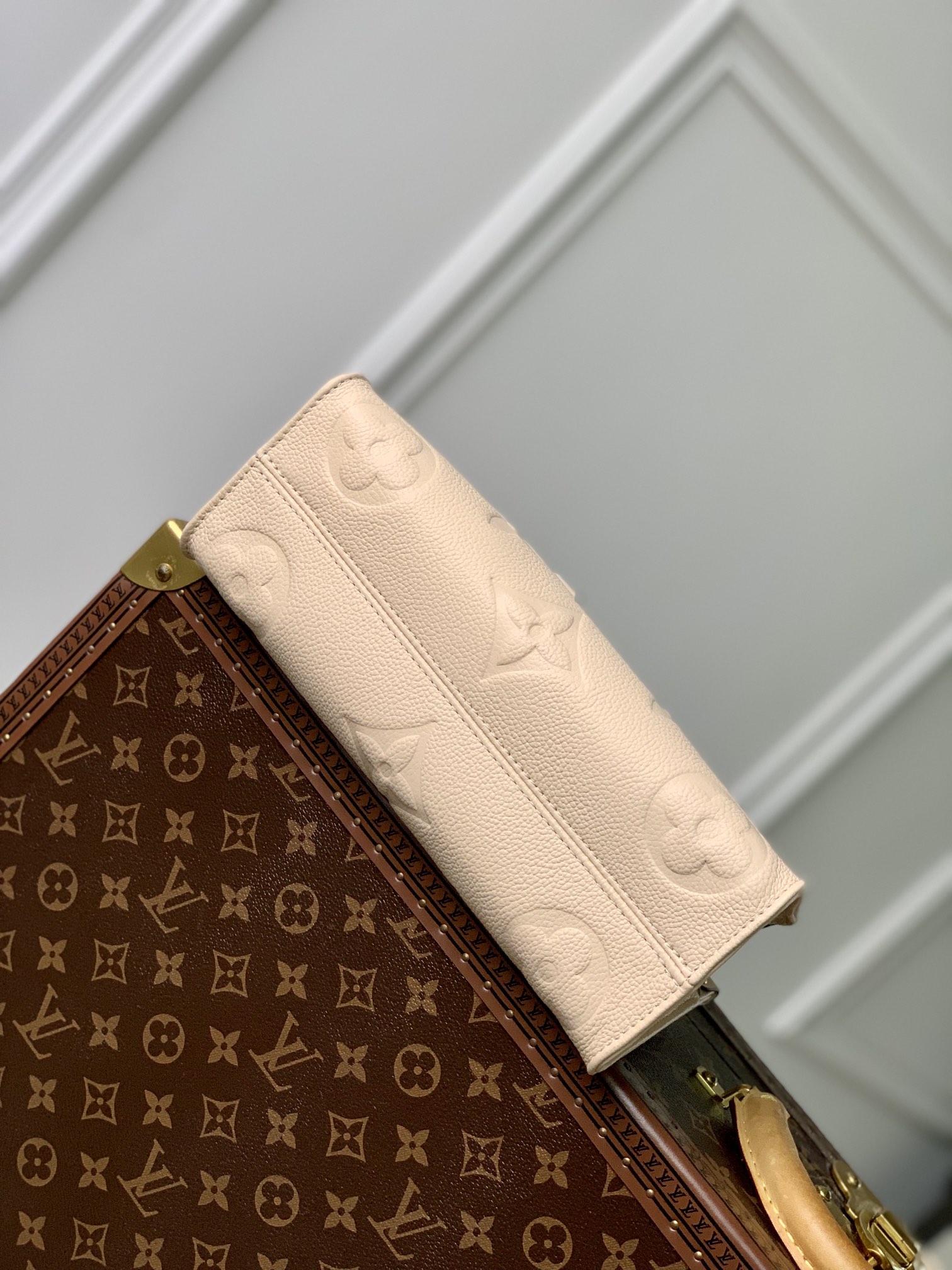 l**is V*t*n onthego east west handbag-m23640-25*13*10cm