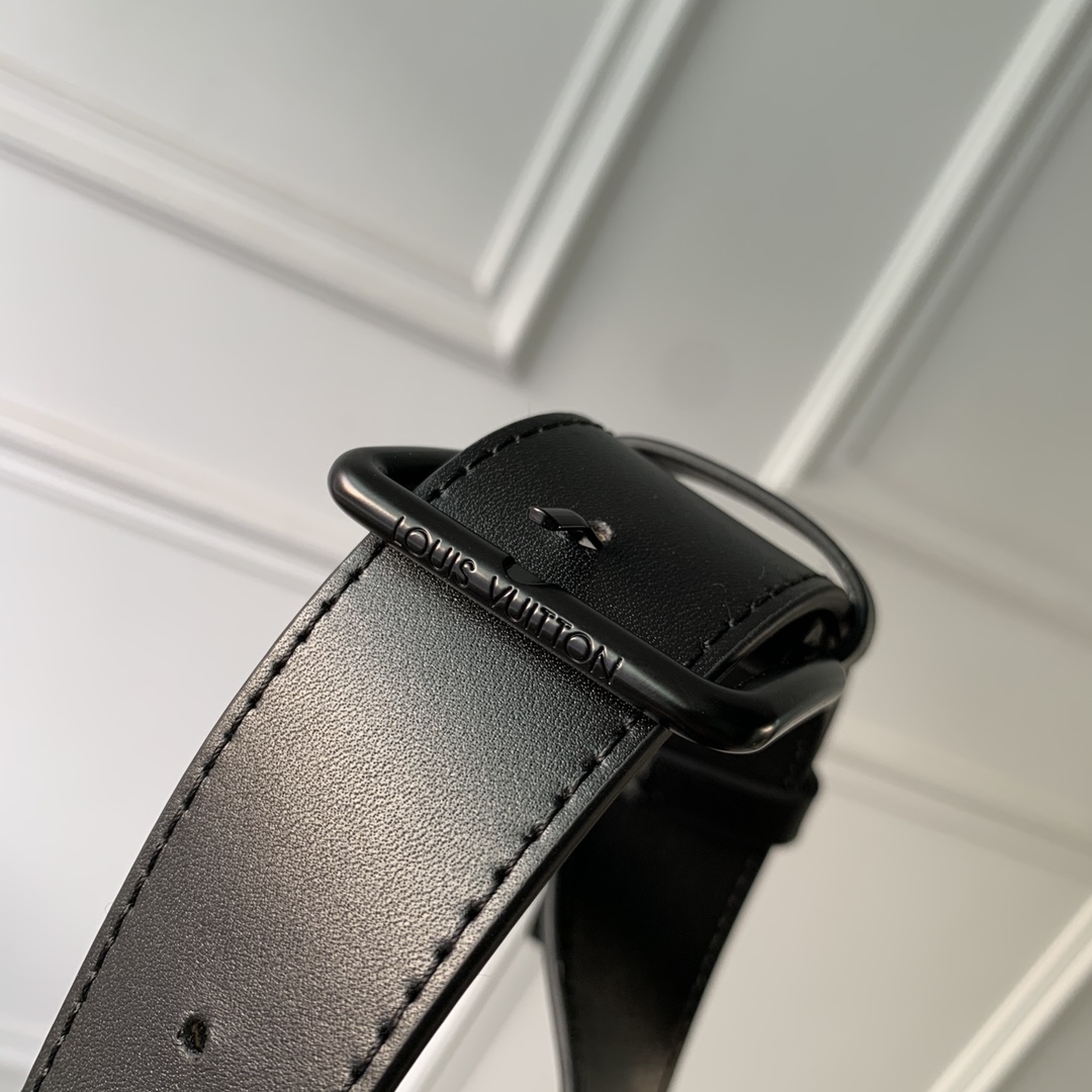 l**is V*t*n moon crossbody bag-24.5 x 16 x 4.55cm