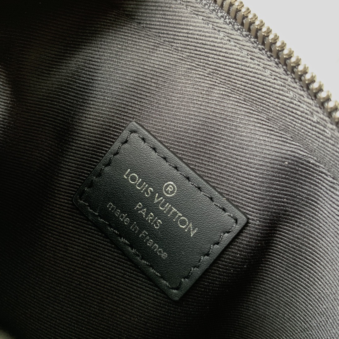 l**is V*t*n nano porte documents voyage bag-20 x 13 x 5.5cm