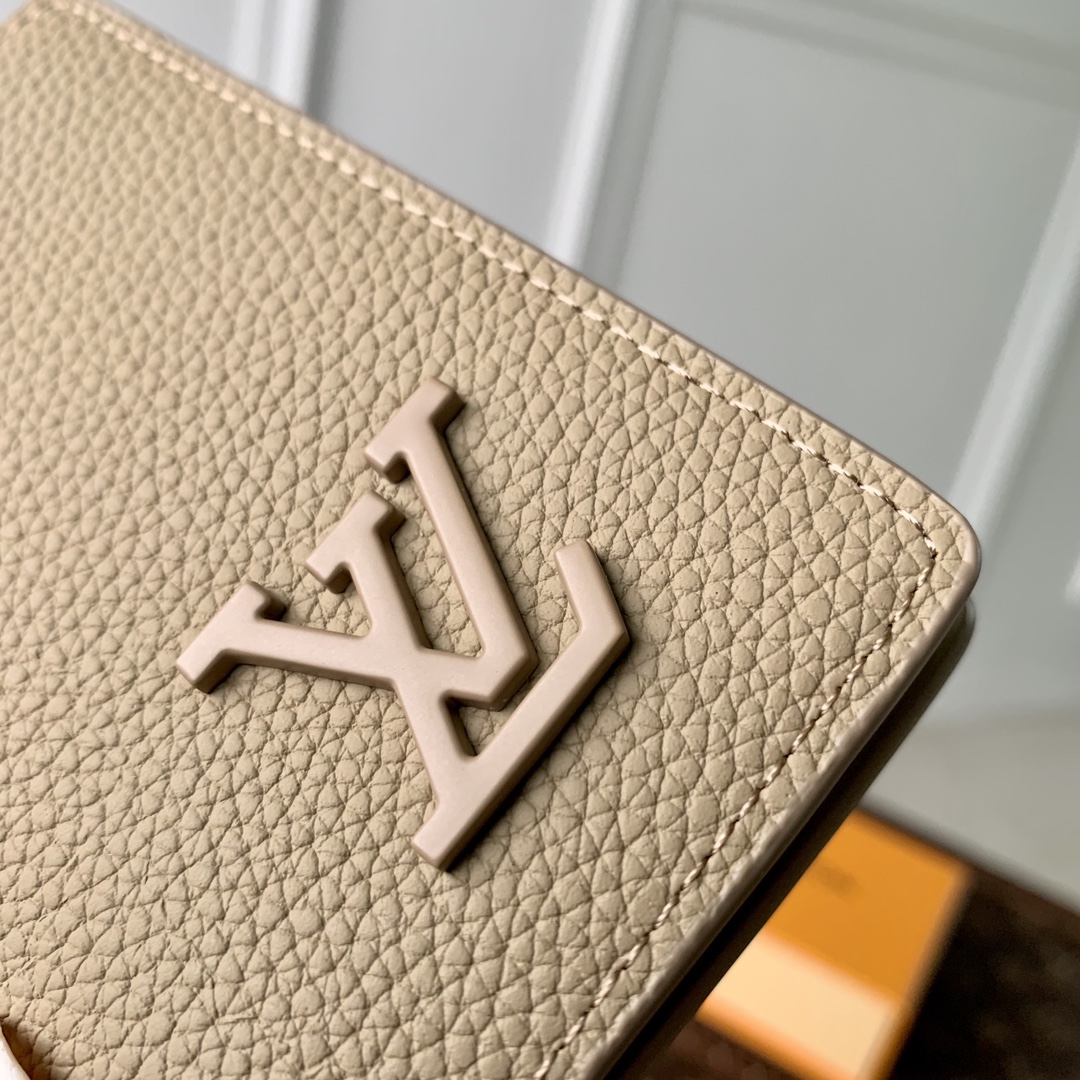 l**is V*t*n aerogram wallet-8 x 11 x 1cm