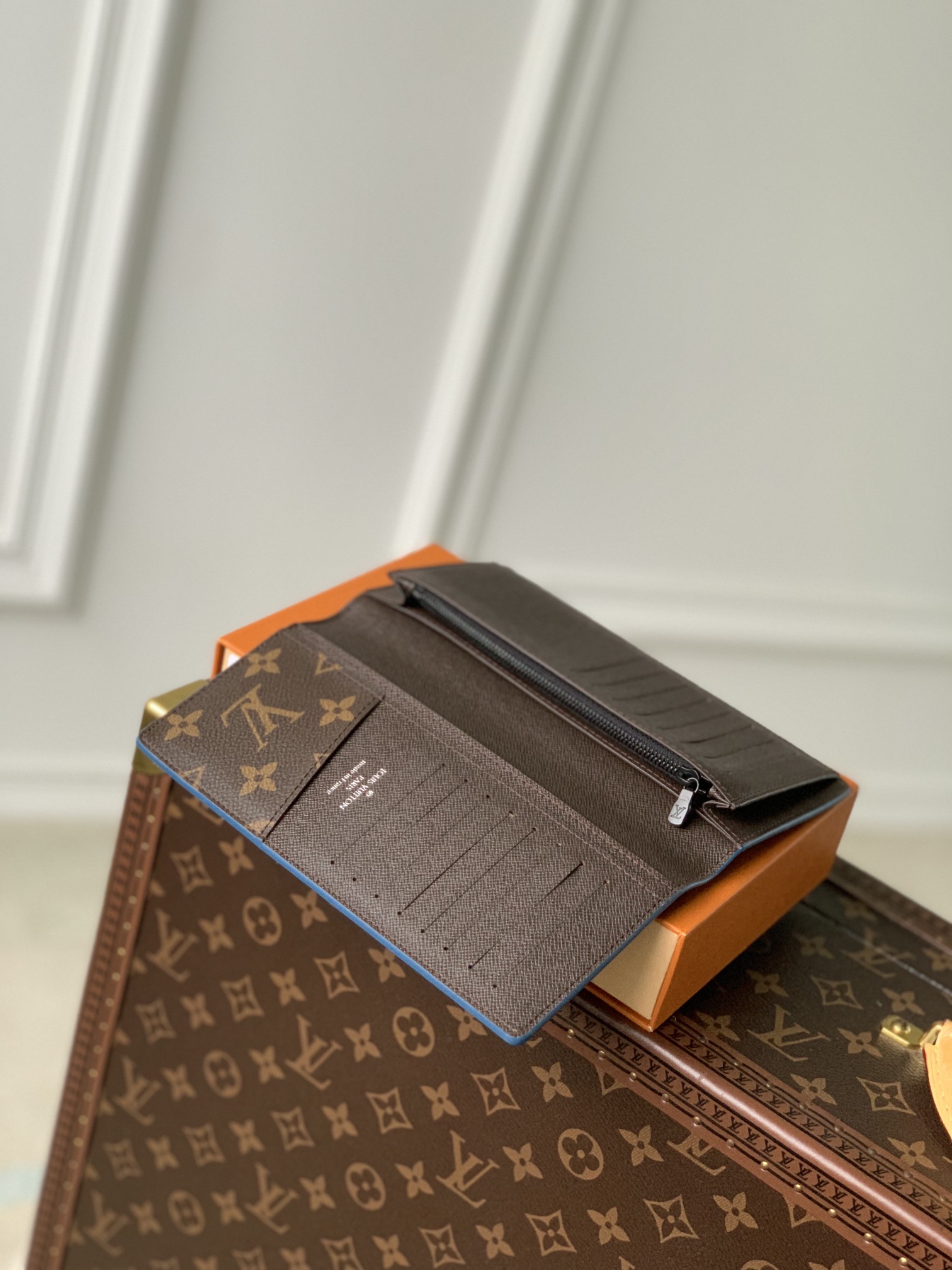 l**is V*t*n wallet-10*19*2cm