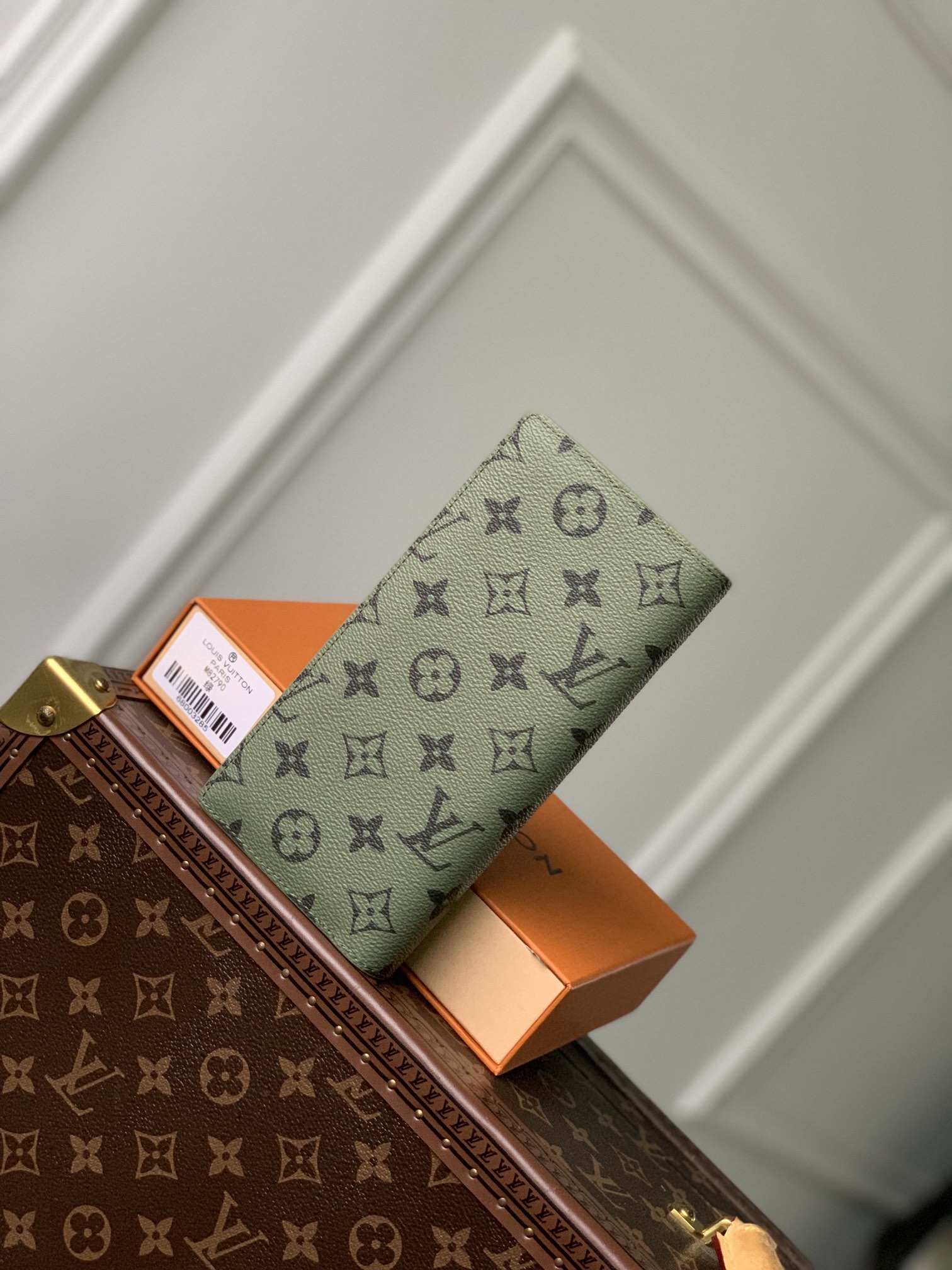 l**is V*t*n wallet-10*19*2cm