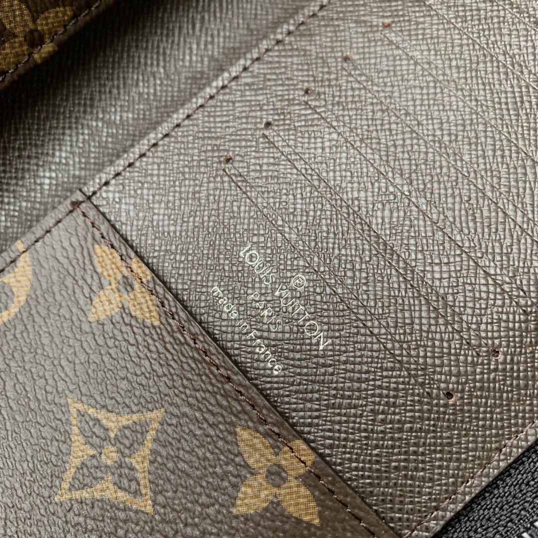 l**is V*t*n zippy wallet m82529-20*10cm