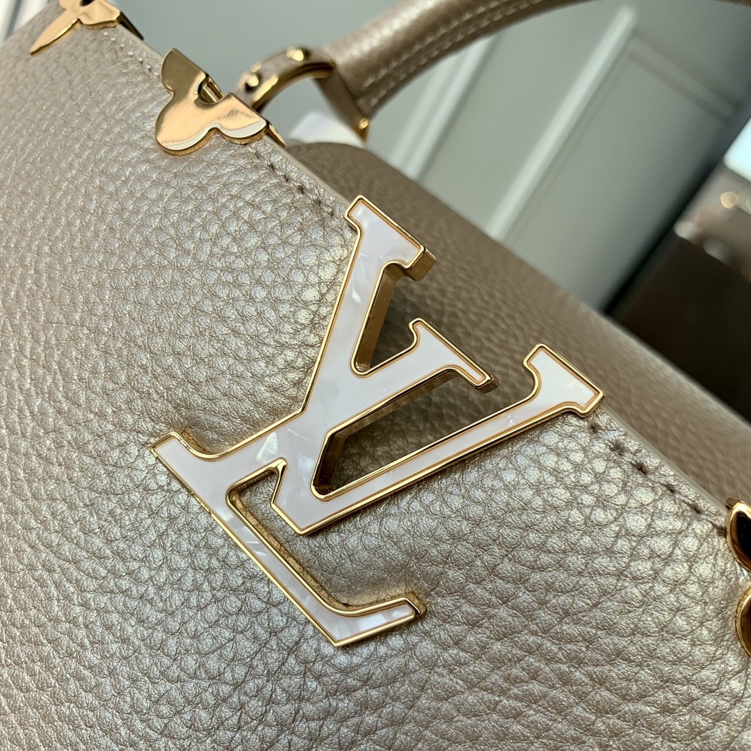 l**is V*t*n capucines handlebag