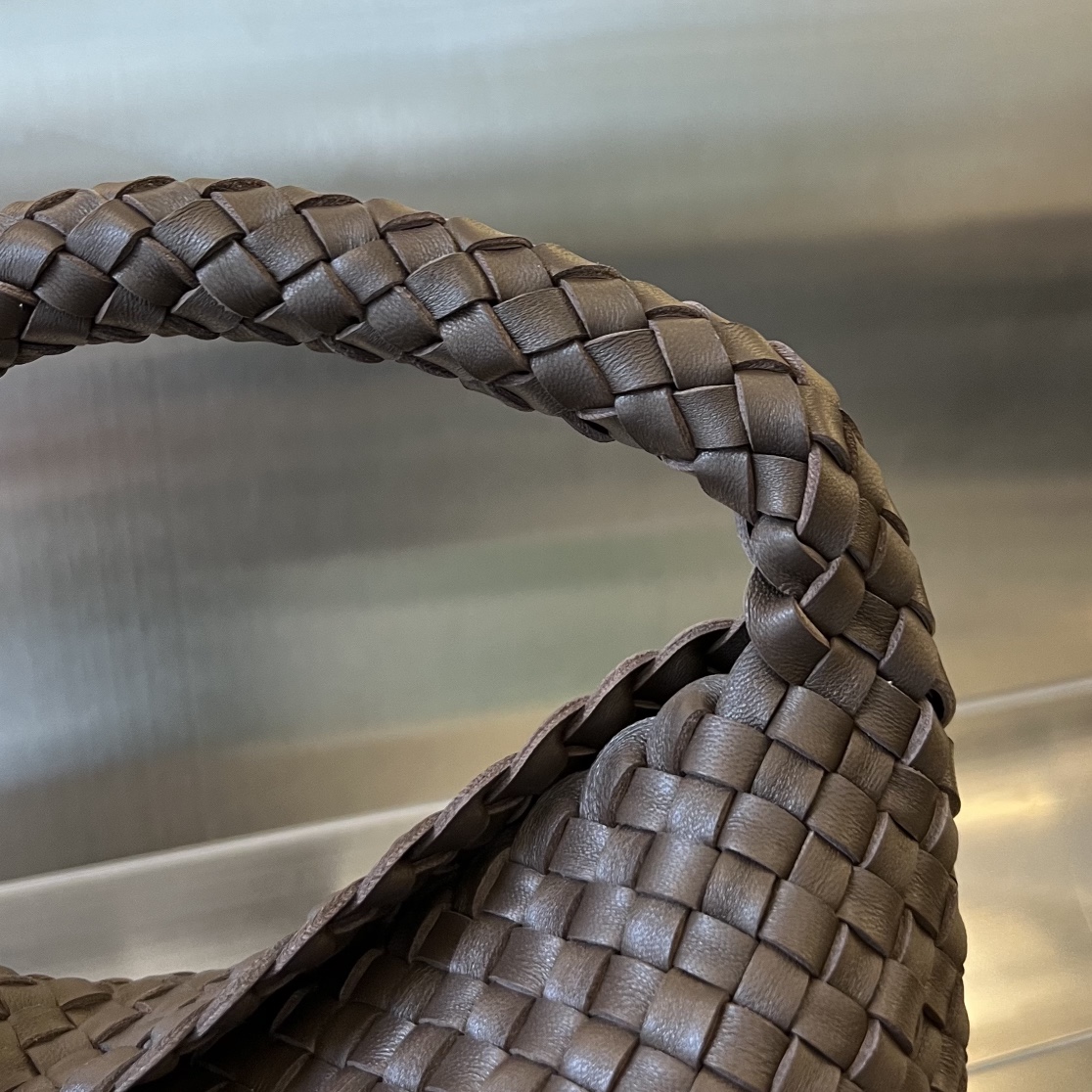 Bo*te*ga ve*ne*ta cabat bucket-35.5x21x13cm