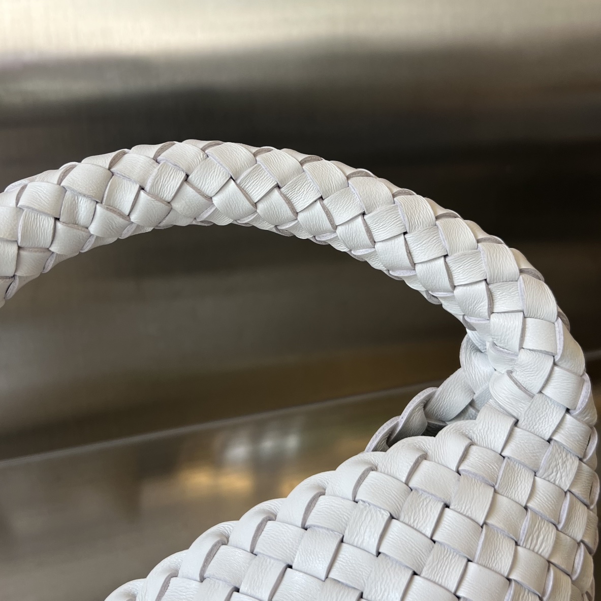 Bo*te*ga ve*ne*ta cabat bucket-35.5x21x13cm