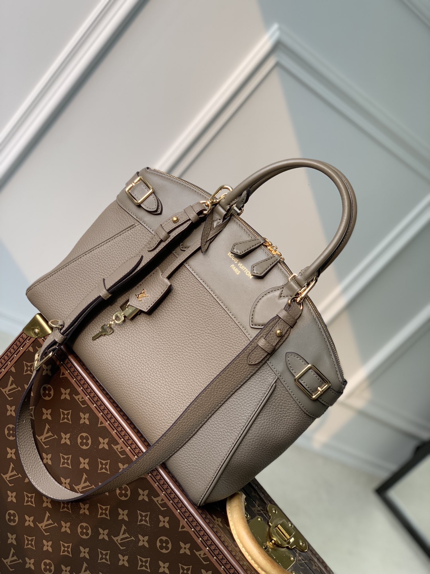 l**is V*t*n lock it tote mm-36×29×15cm