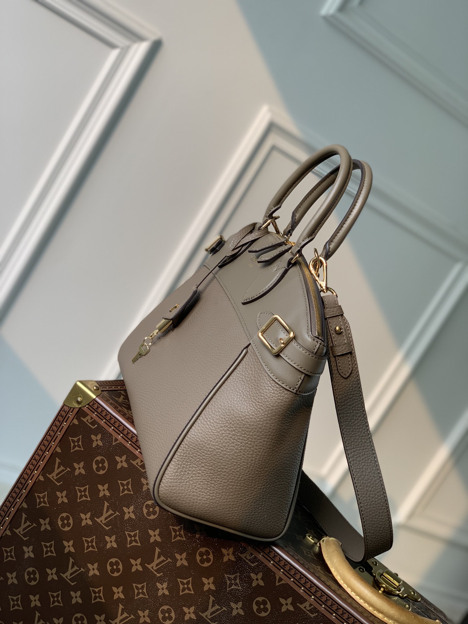 l**is V*t*n lock it tote mm-36×29×15cm