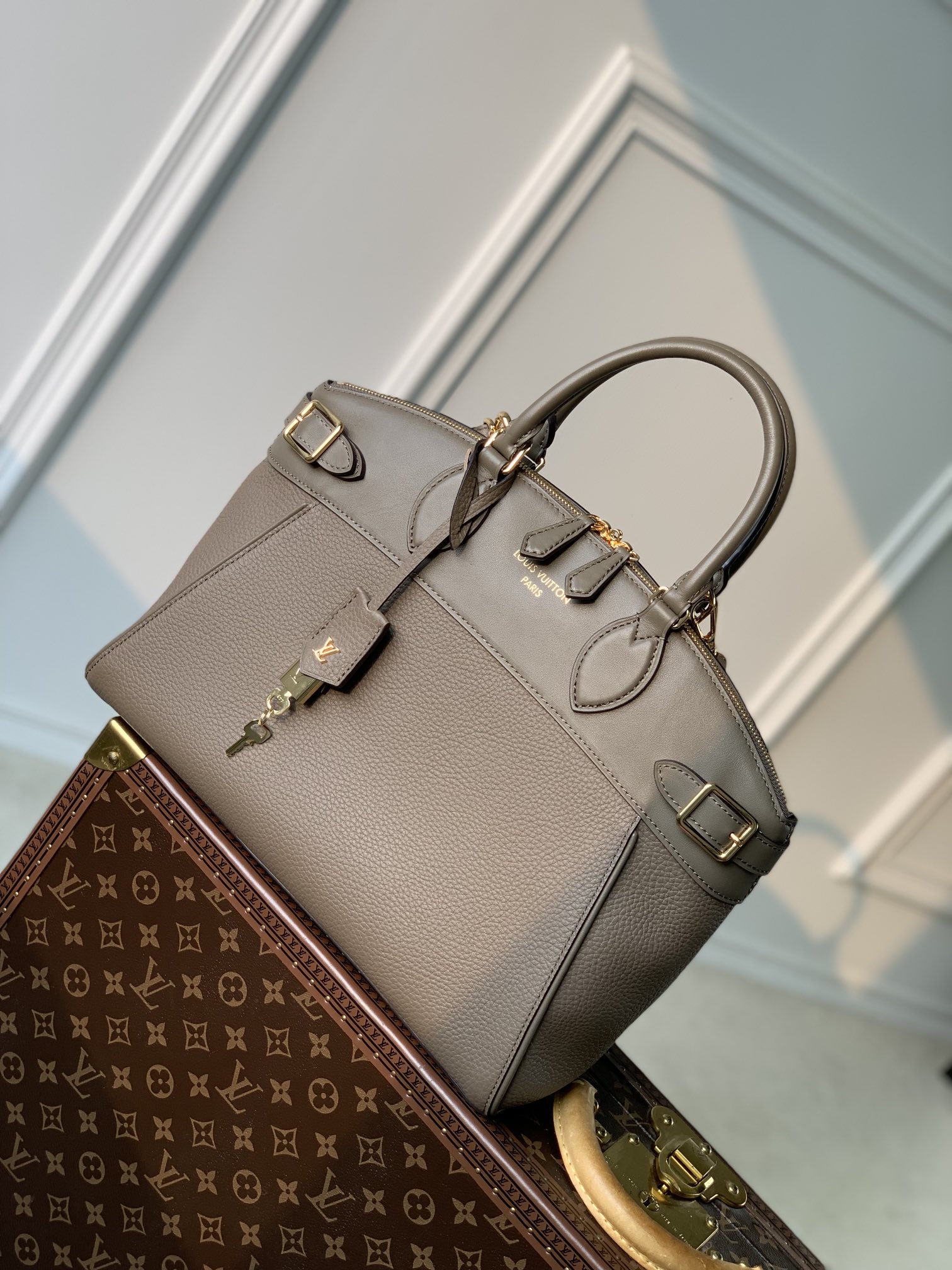 l**is V*t*n lock it tote mm-36×29×15cm