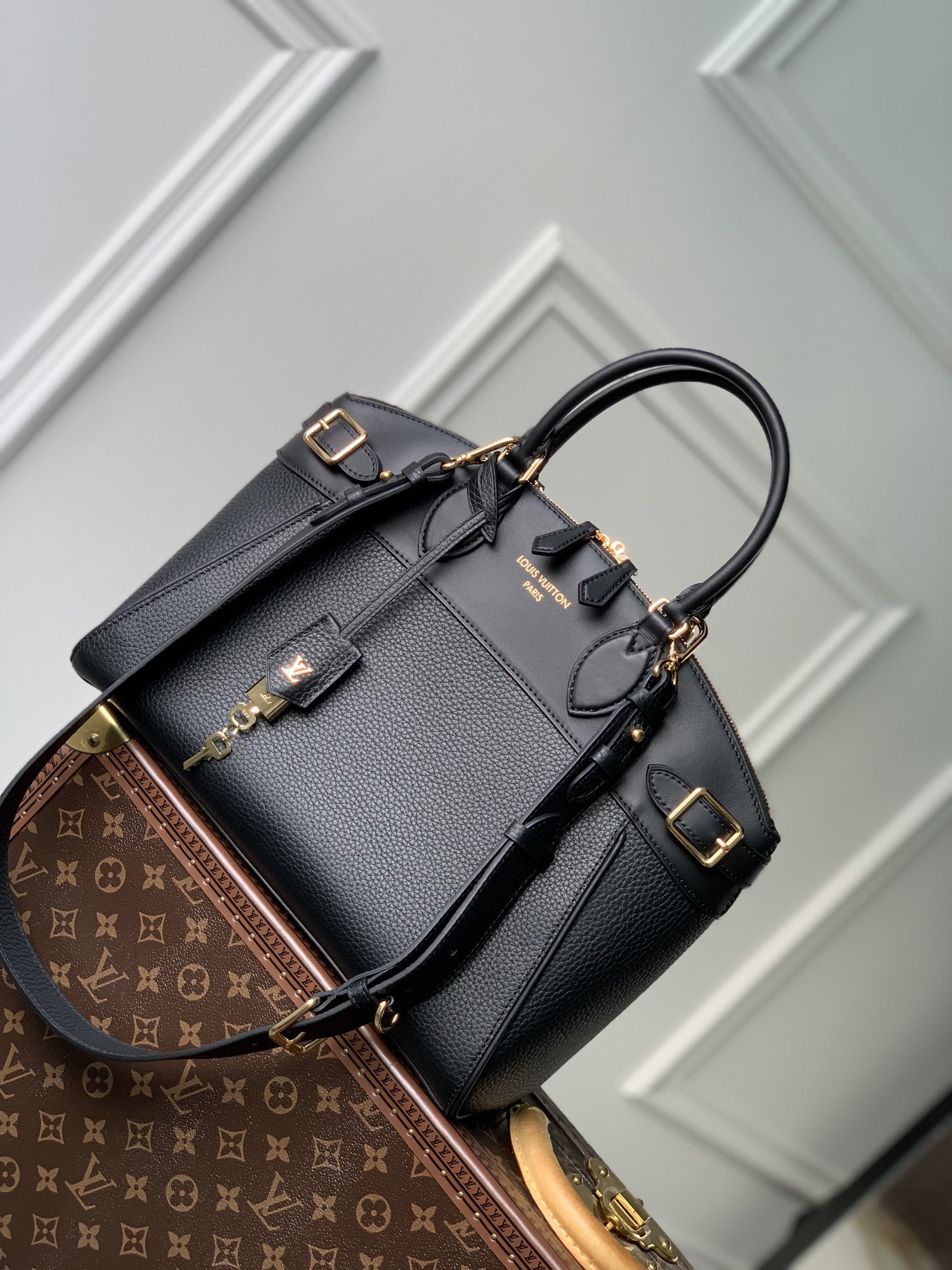 l**is V*t*n lock it tote mm-36×29×15cm
