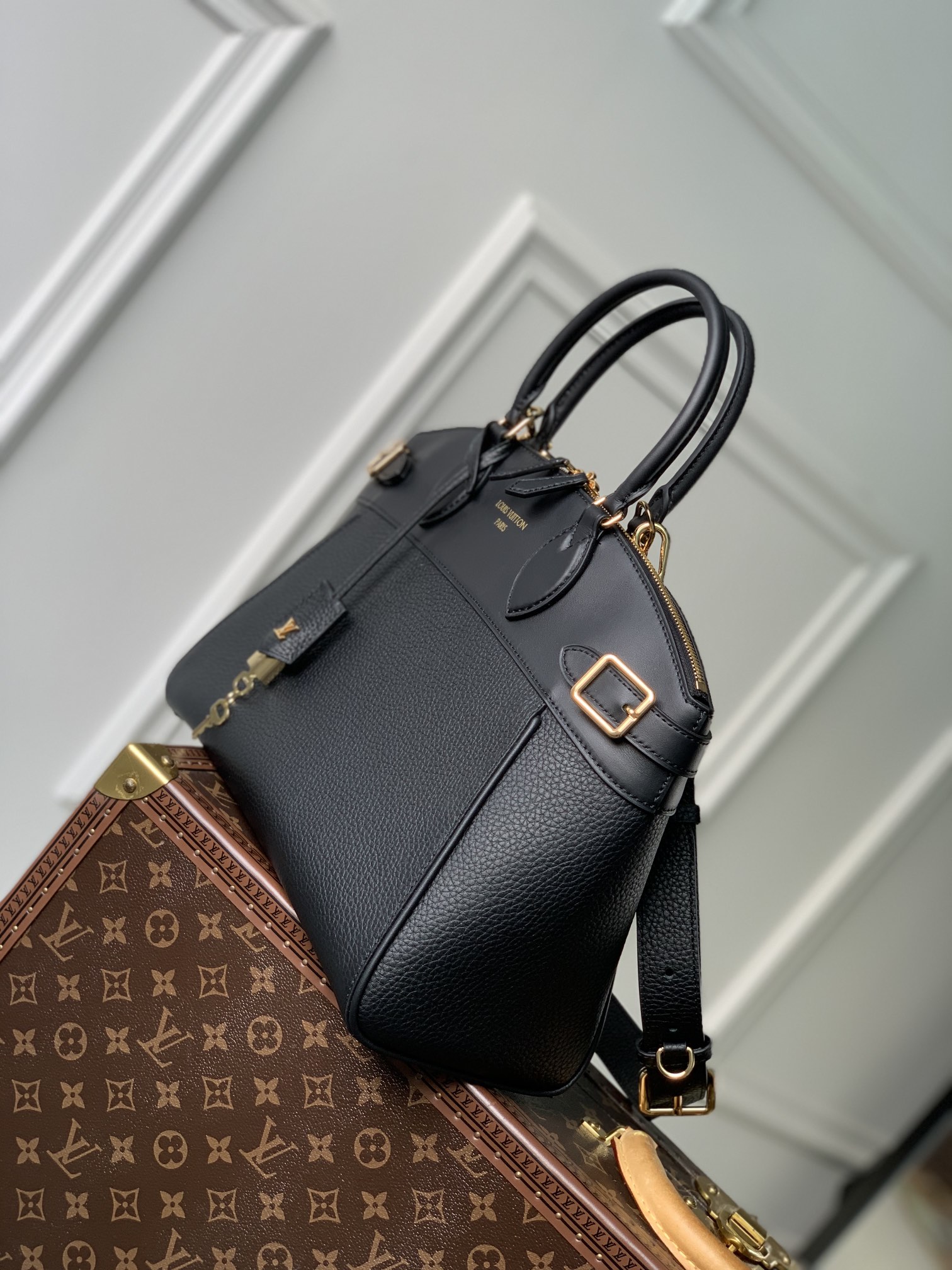 l**is V*t*n lock it tote mm-36×29×15cm