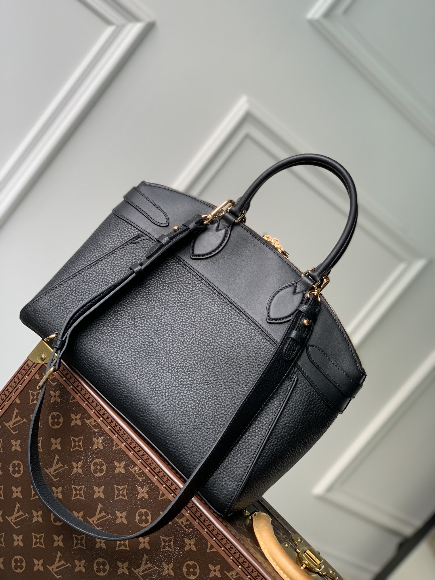 l**is V*t*n lock it tote mm-36×29×15cm