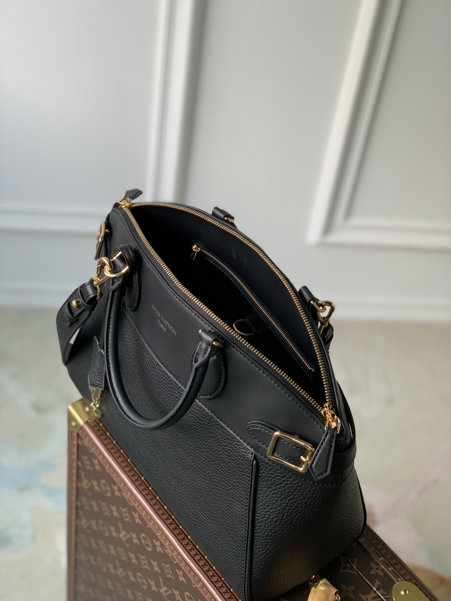 l**is V*t*n lock it tote mm-36×29×15cm