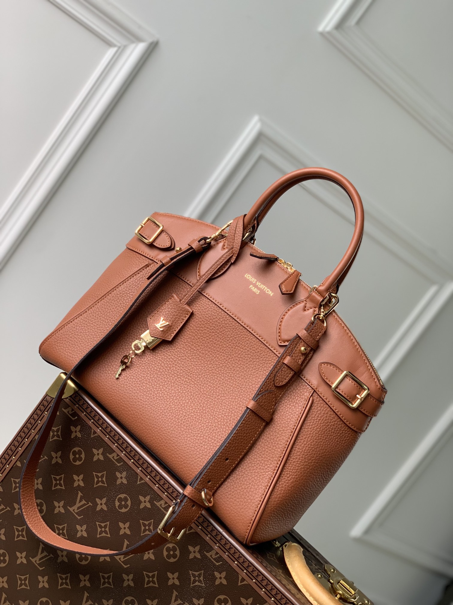 l**is V*t*n lock it tote mm-36×29×15cm