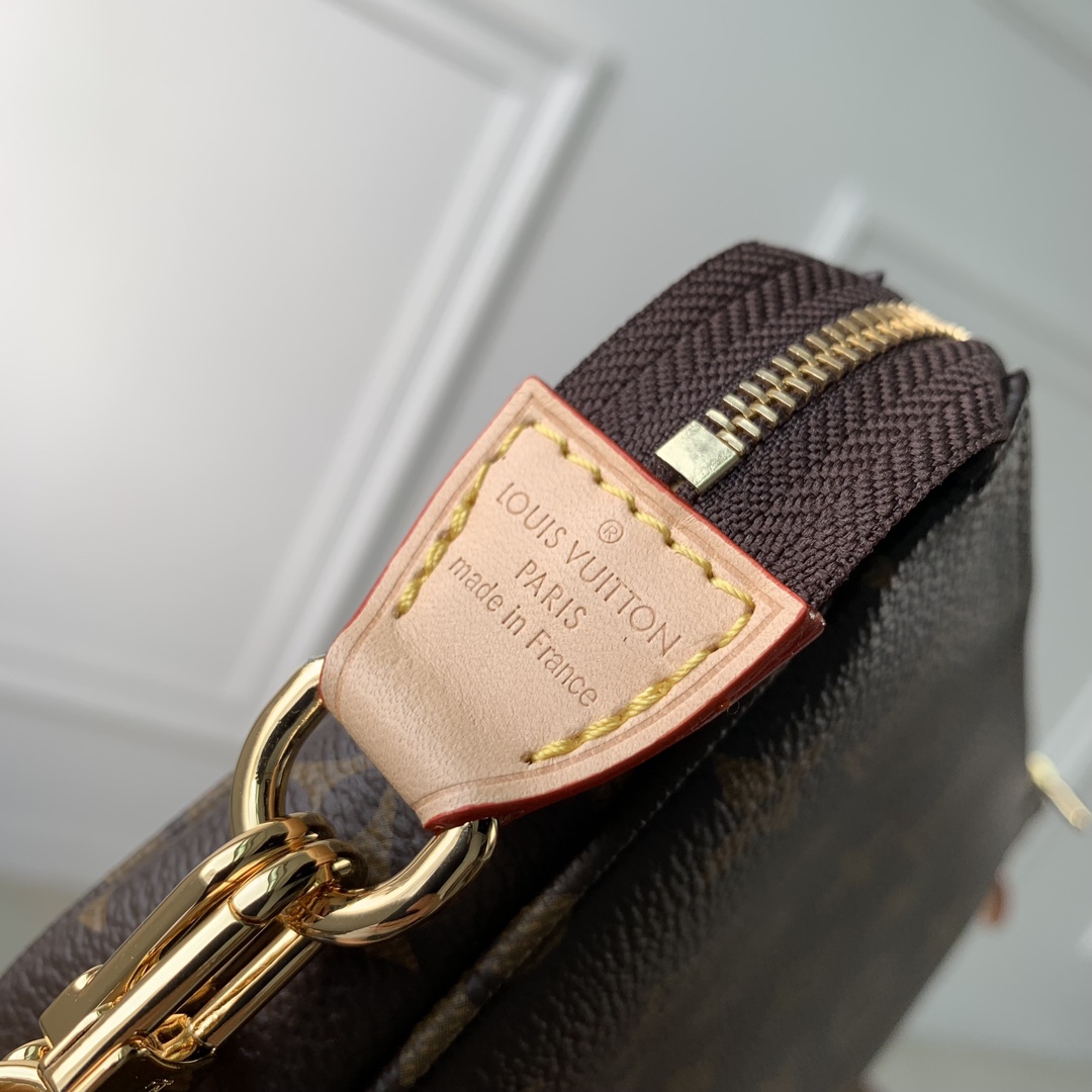 l**is V*t*n pochette accessoire-23.5 x 13.5 x 4cm