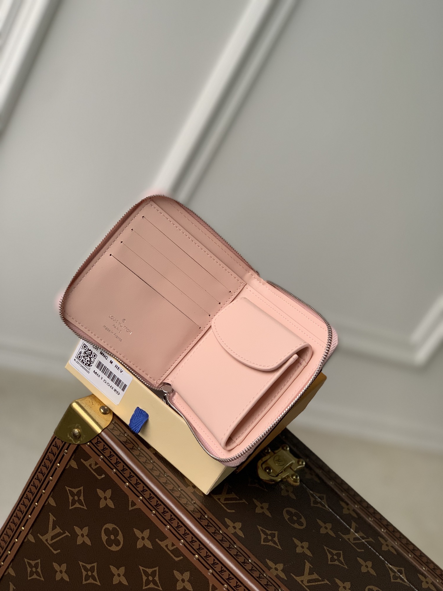 l**is V*t*n wallet-m81558-11.5 x 10.5 x 2cm