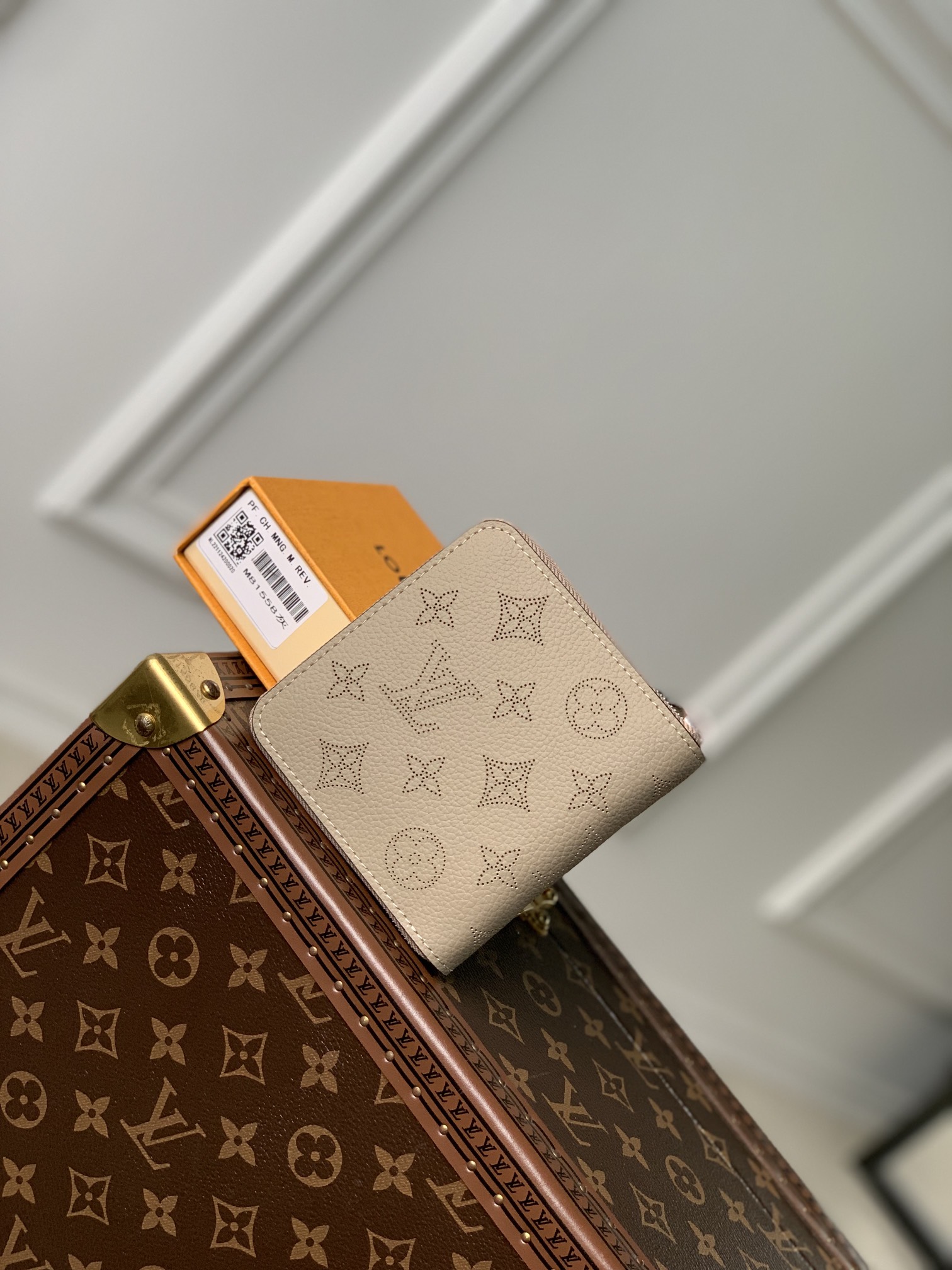 l**is V*t*n wallet-m81558-11.5 x 10.5 x 2cm
