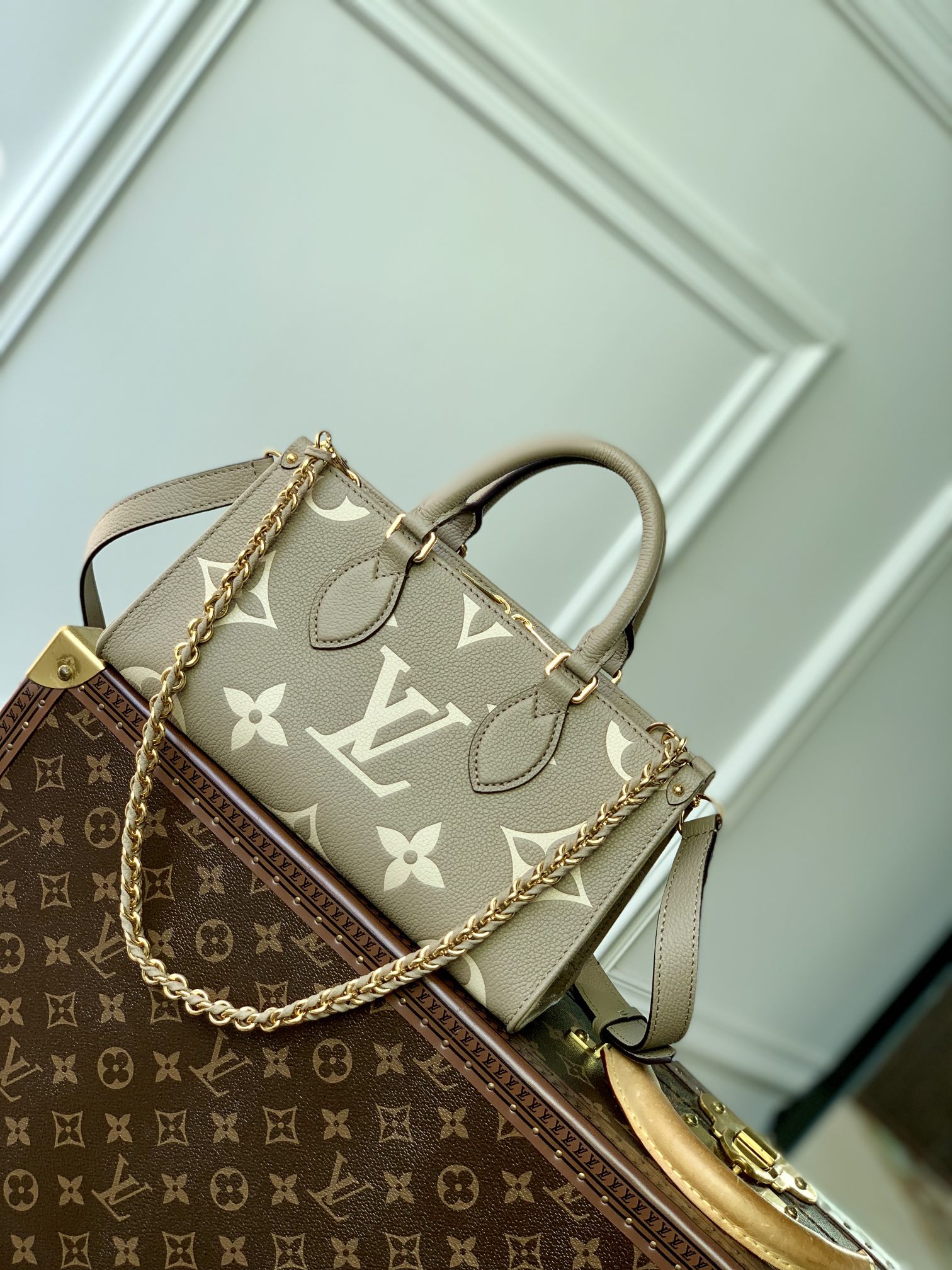 l**is V*t*n onthego east west handbag-m23640-25*13*10cm