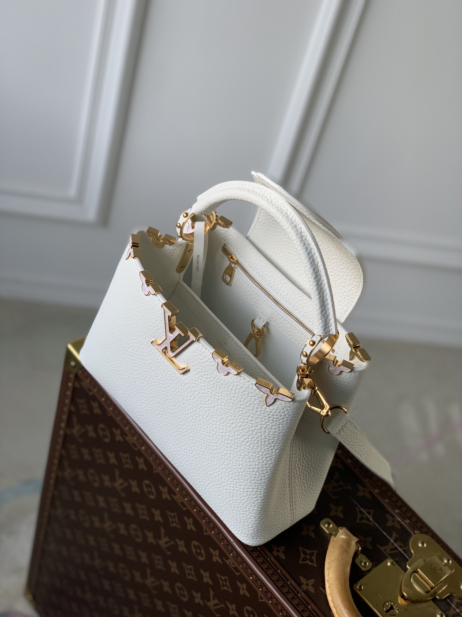 l**is V*t*n capucines bb-27*18*9cm